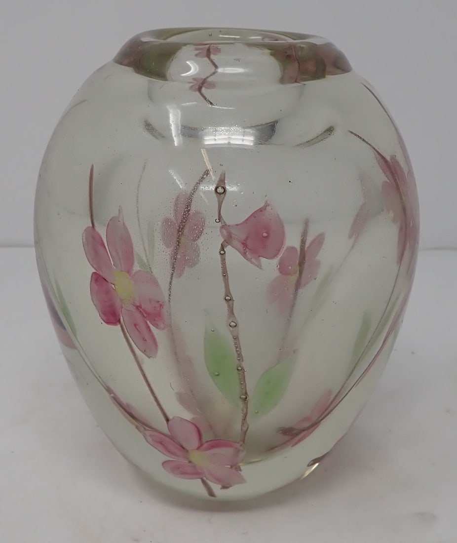 Art Glass Vase w/ Pink Flowers: Approx 4" in diameter and 5 1/8" tall. Shipping available