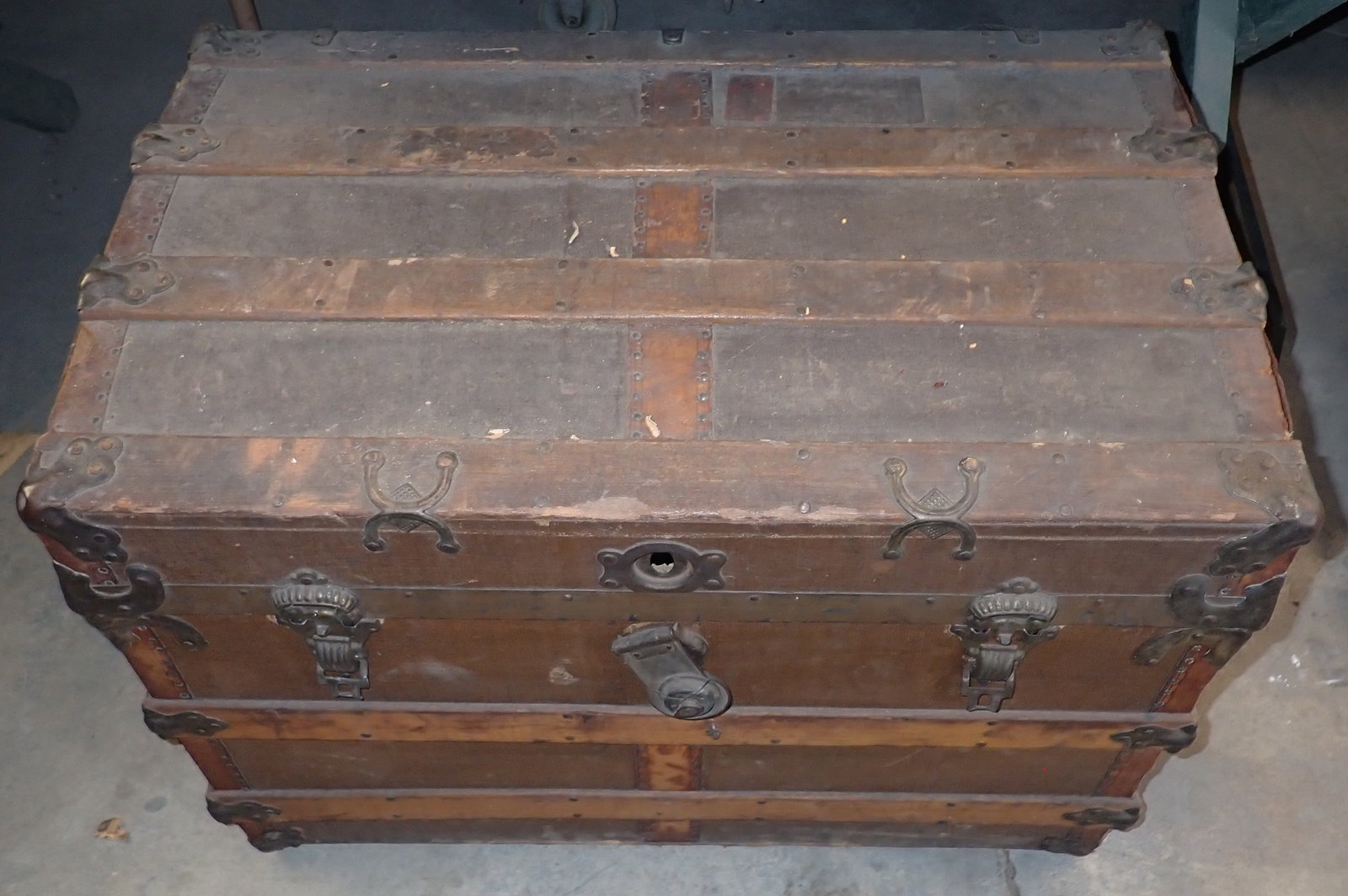 Flat Top Trunk - 2