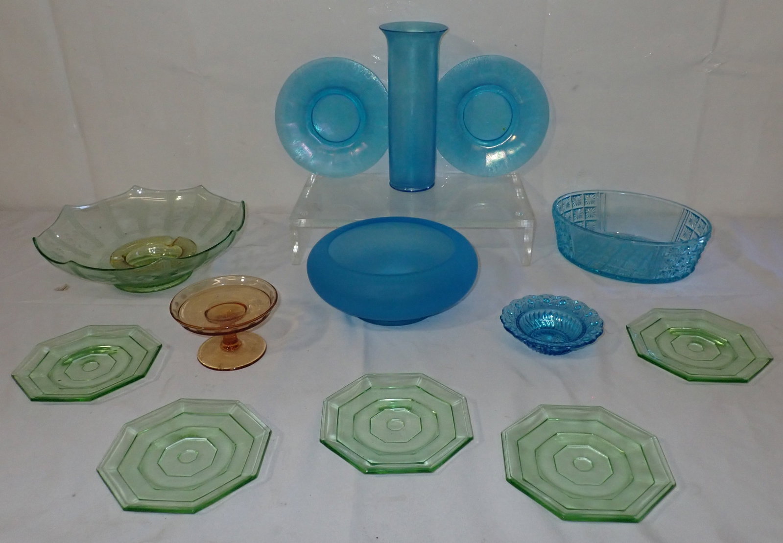 Depression & Misc Glassware: Vase is approx 9 7/8" tall. No in house shipping !
