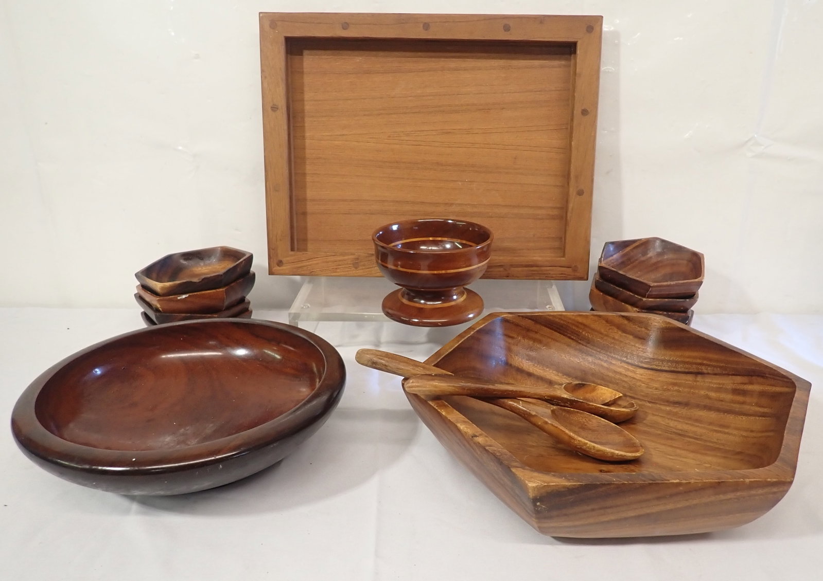 Wooden Ware Tray , Bowls, Dishes: Tray is apprx 14" x 18". No in house shipping