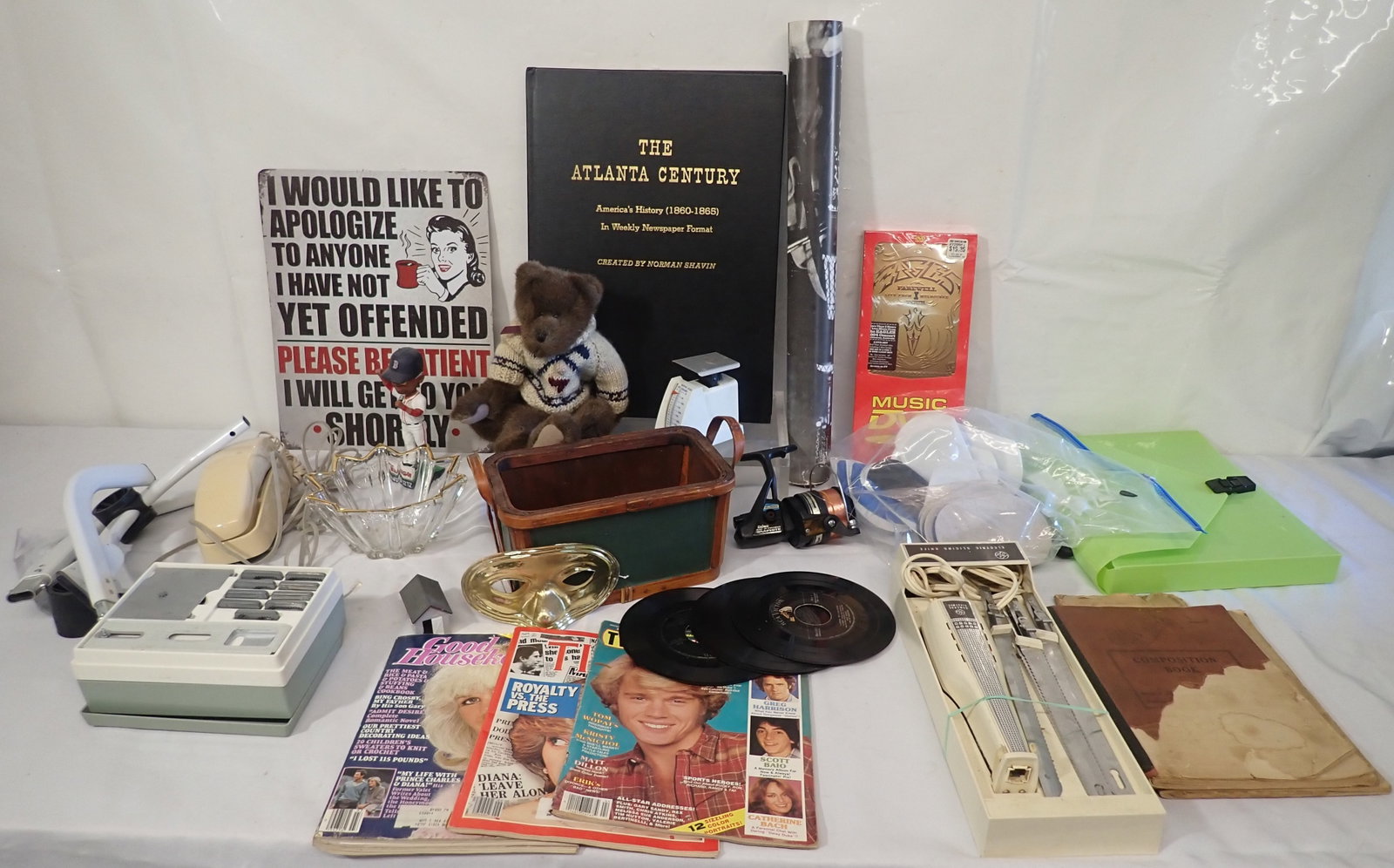 Table Contents: Must take all ! No in house shipping