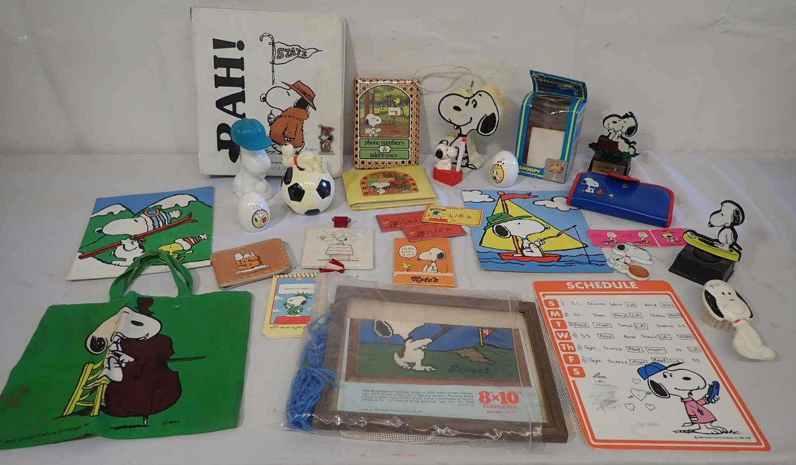 Snoopy / Peanuts Memorabilia: NO in house shipping !