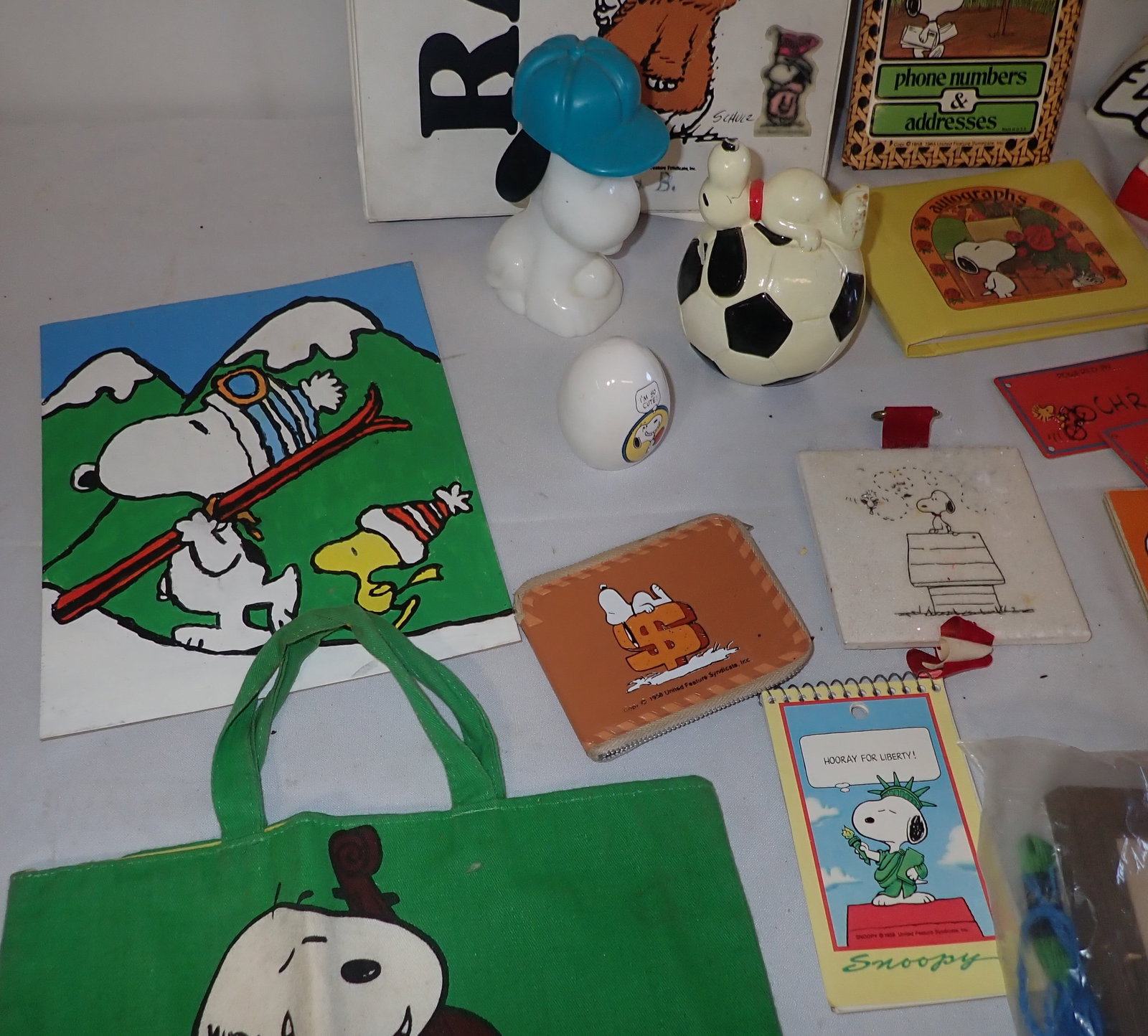 Snoopy / Peanuts Memorabilia - 6