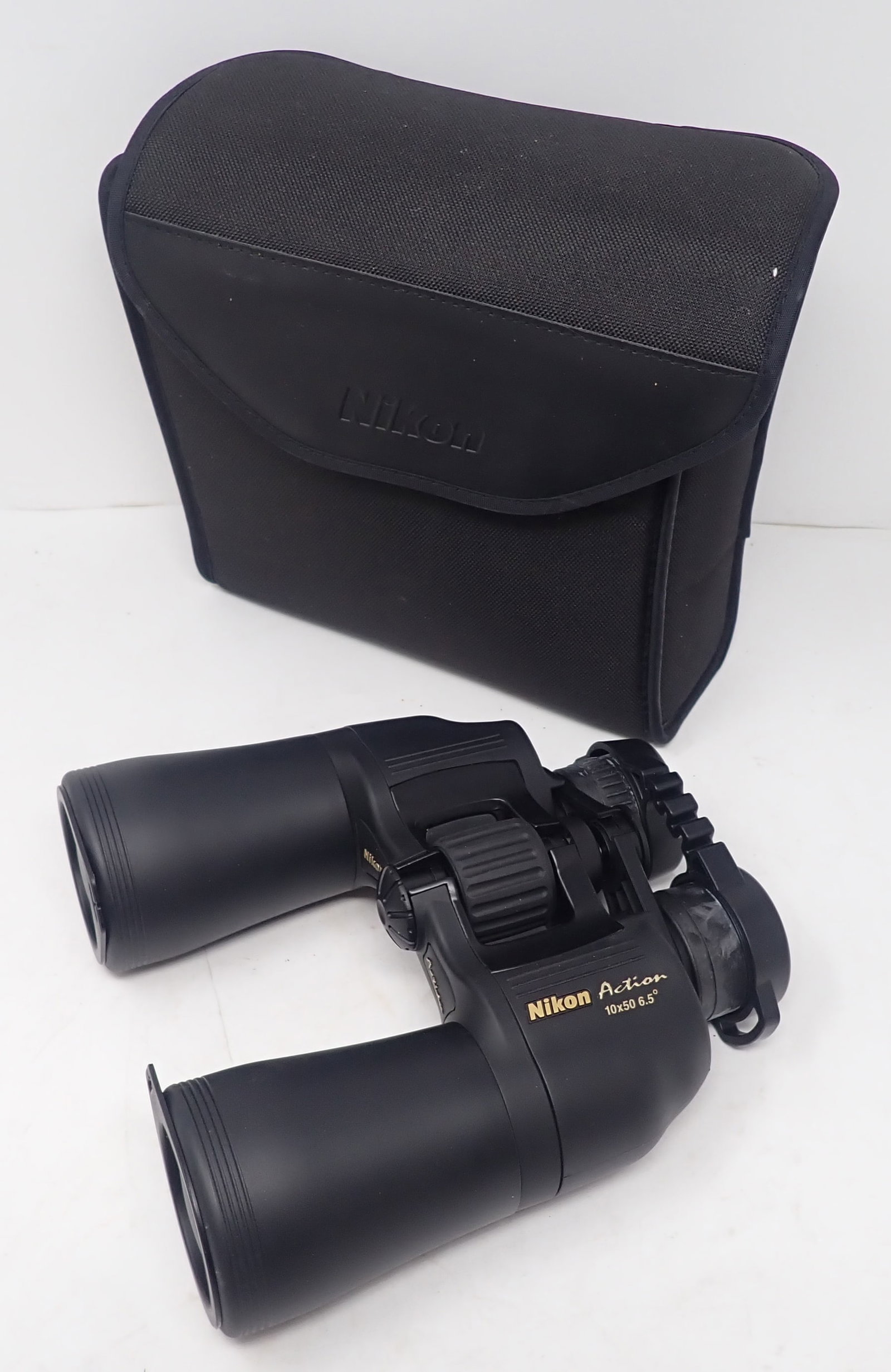 Nikon Action 10x50 Binuculars (1 of 4)