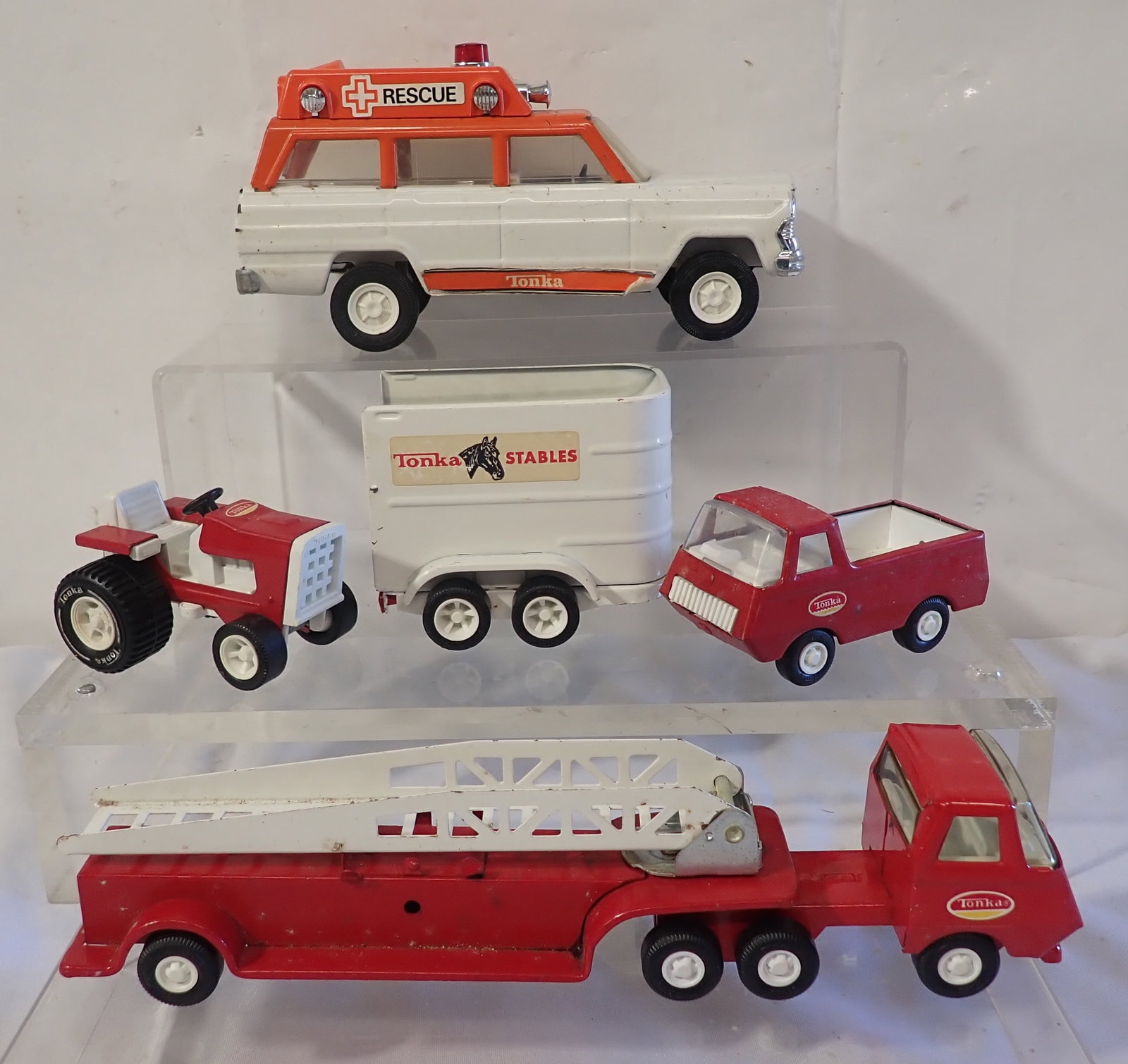 Tonka Rescue , Stables Trailer, Tractor, Fire Truck: Rescue is approx 9 1/8" long. Shipping available