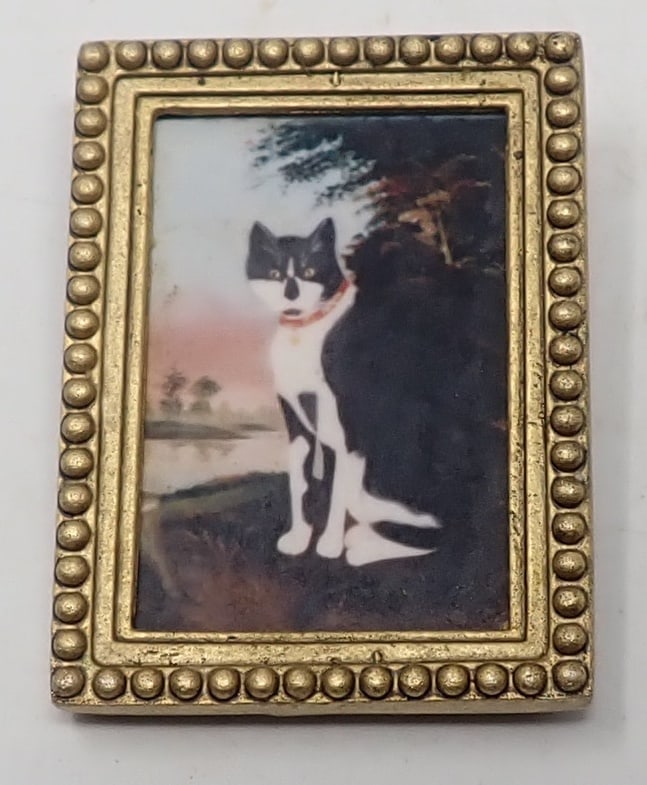 Enameled Cat Brooch: Apprx 1 1/4" x 1 5/8". Shipping available