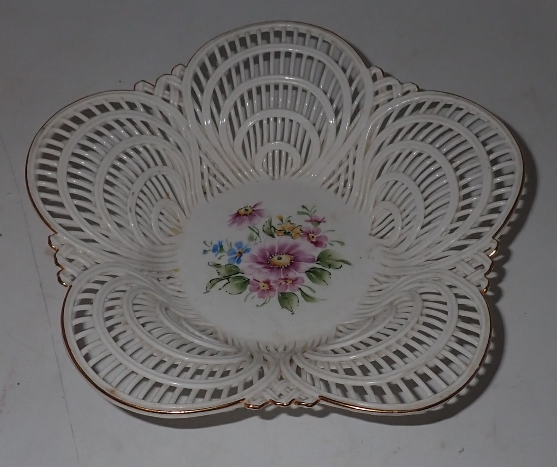 Ramex Reticulated Dish: Apprx 7 3/8" in diameter and 1 3/4" tall. Shipping available