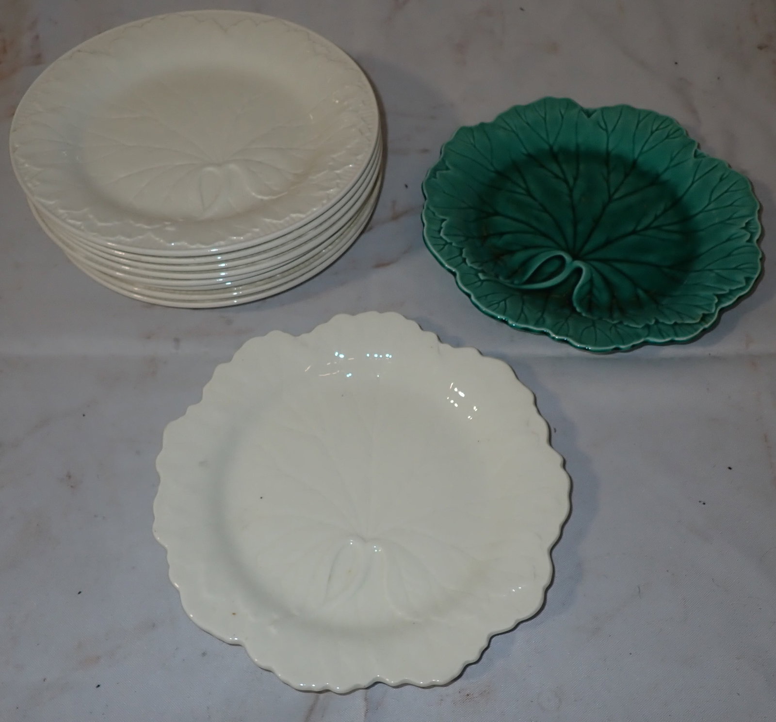 10 Wedgwood Plates: Green one is apprx 7 7/8" in diameter. Shipping available