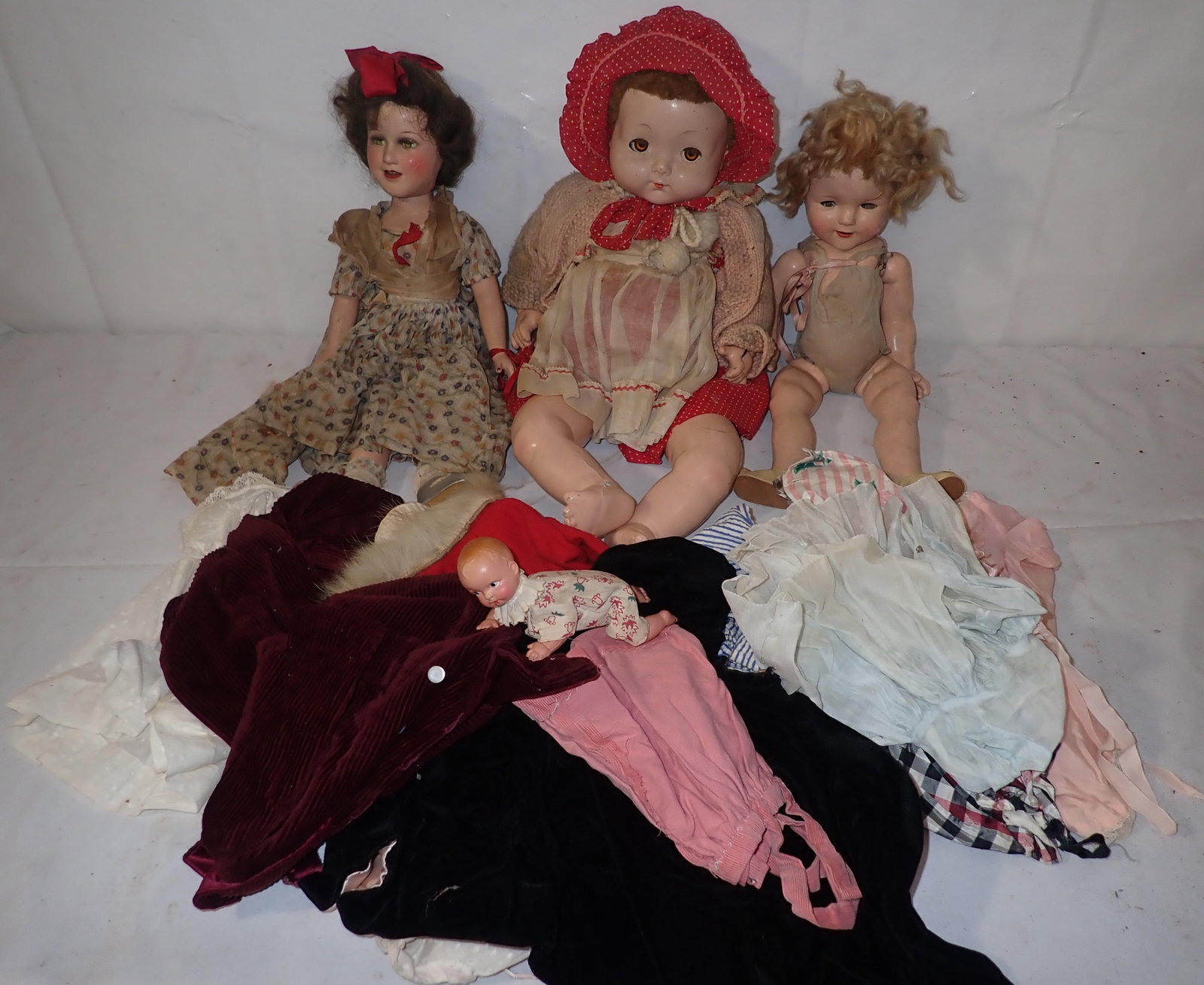 Dolls & Clothes: Largest is apprx 23". Shipping available