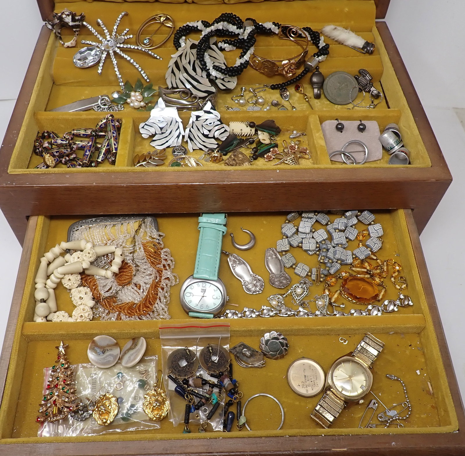 Estate Jewelry: We will ship jewelry , but not box.