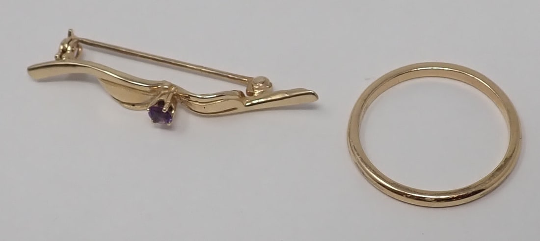 14k Gold Brooch & Ring: Ring is size 7 1/4. Brooch is apprx 1 3/8" long. Total weight of the two of them is apprx 2.09 dwt. Shipping available