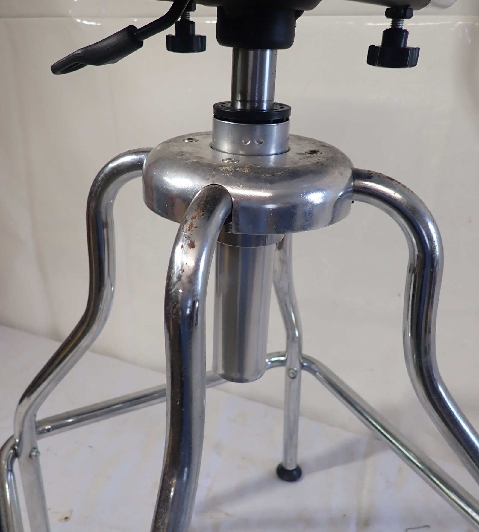 Craftsman Tools Stool - 3
