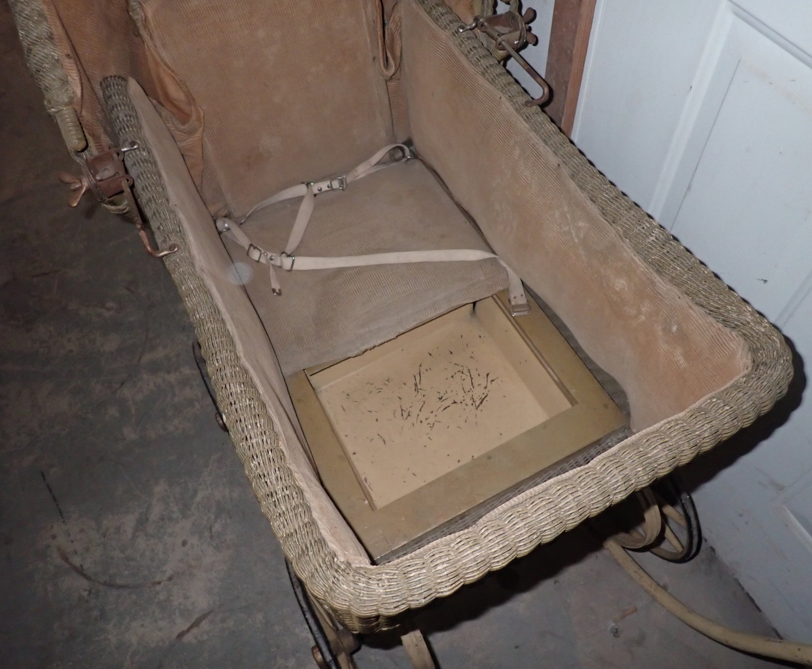 Wicker Stroller - 5