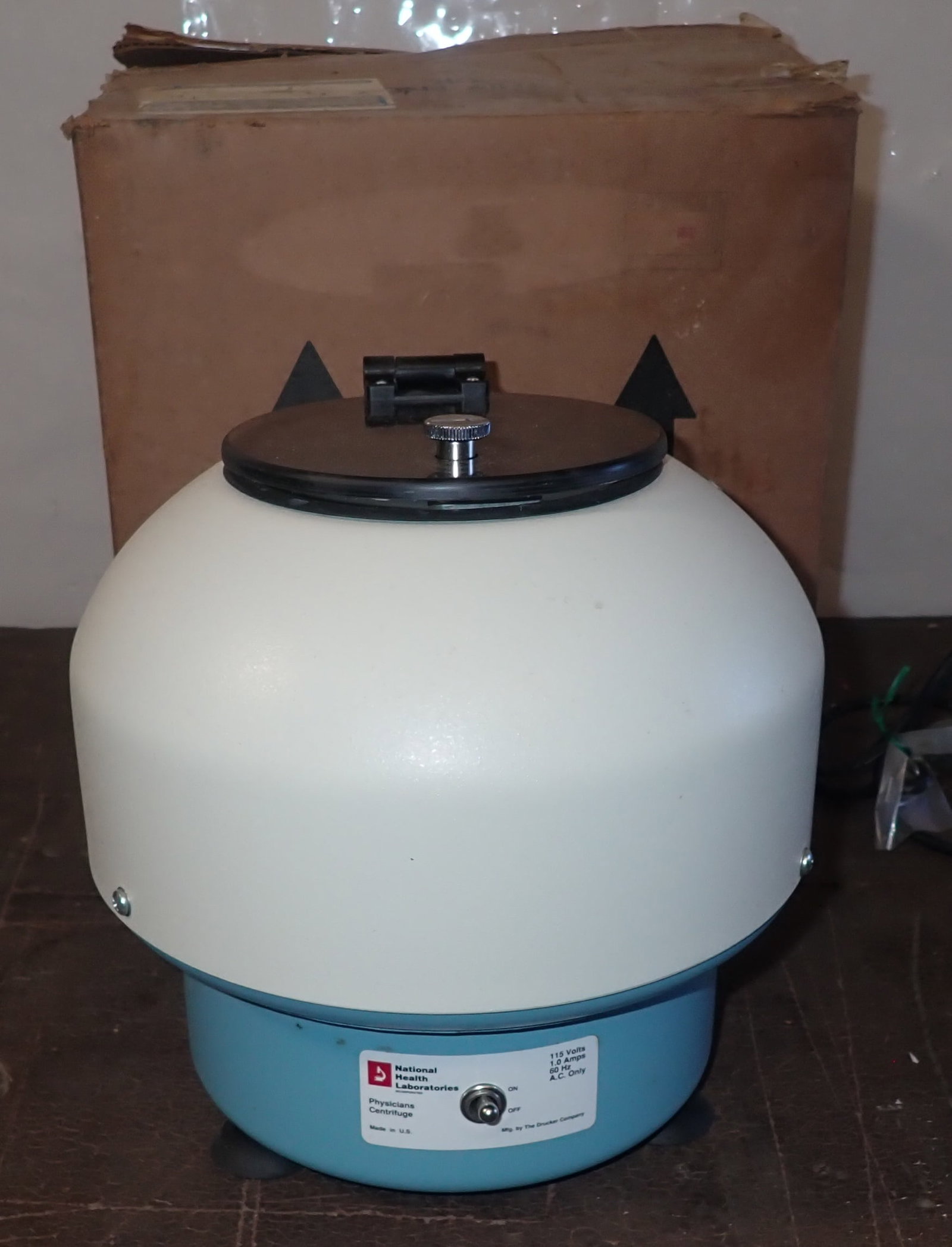 Drucker Model 611D Physicians Centrifuge: Approx 9 1/2" in diameter and 10 1/4" tall. No key . Shipping available