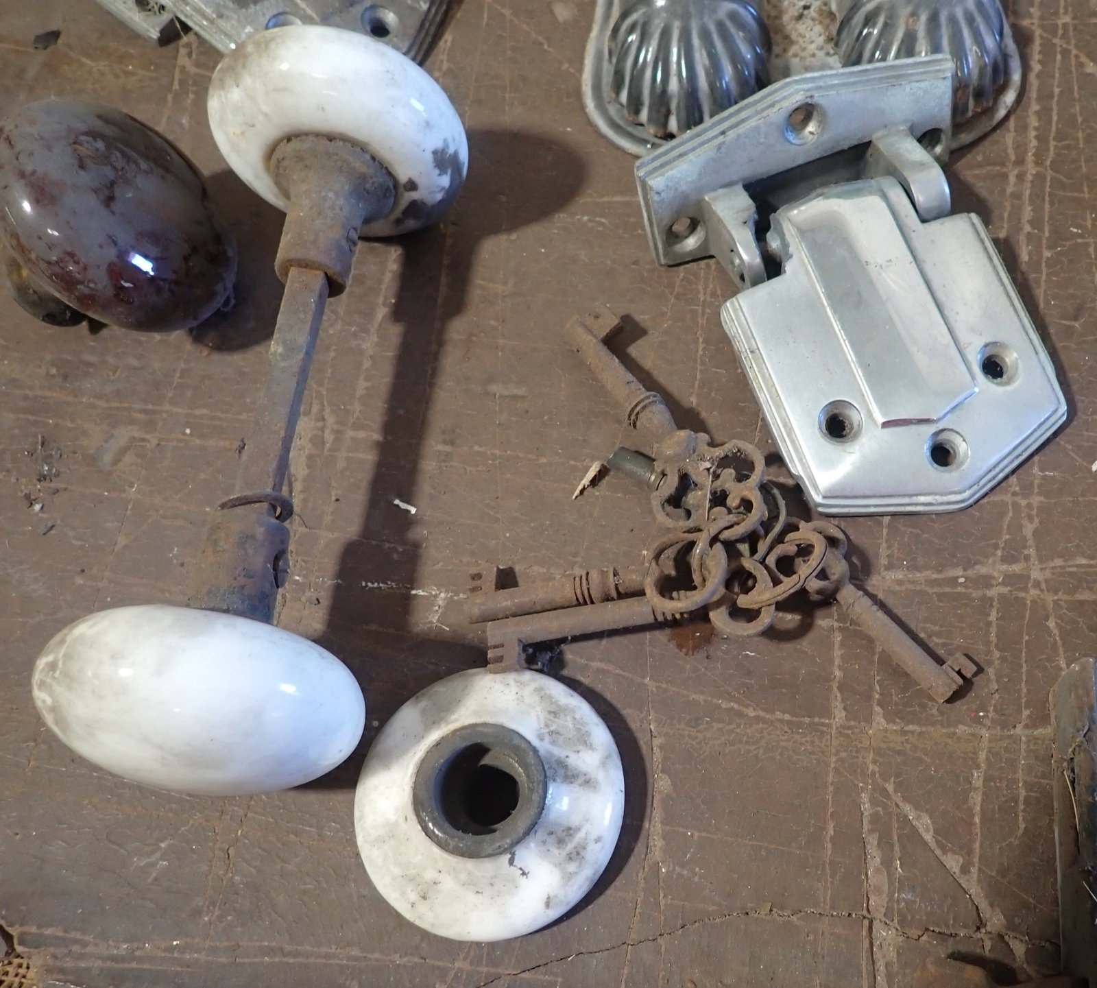 Cooler, Boot Scraper, Door Knobs, Hardware, & Misc - 4