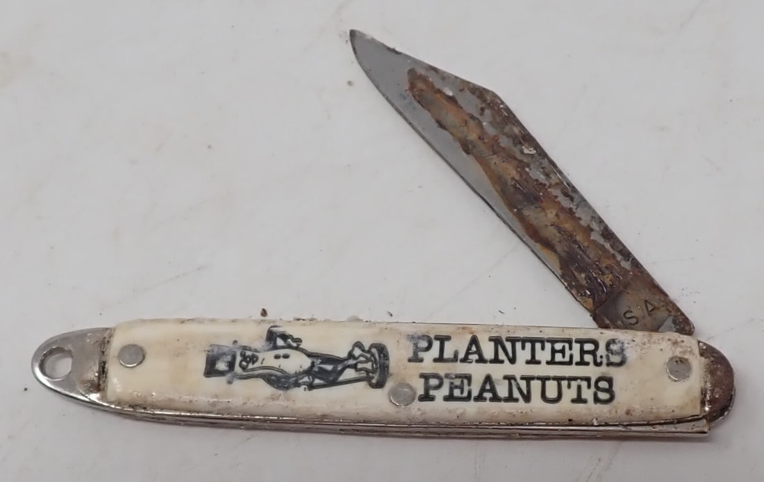 Planters Peanut Pocket Knife: Approx 2 7/8" long ( closed). Shipping available