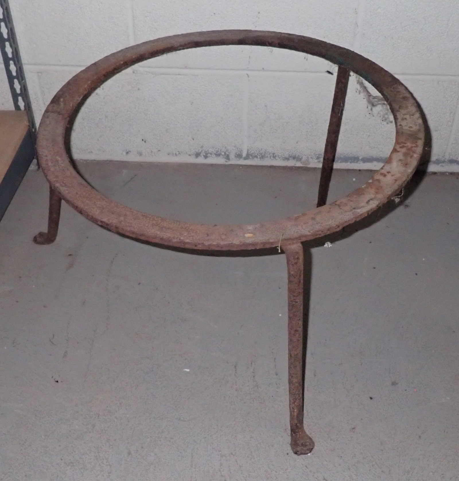 3 Footed Cauldron Stand: Approx 21 1/2" in diameter and 12 1/2" tall. No in house shipping