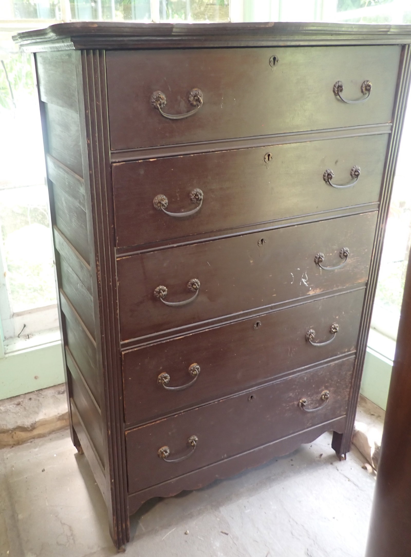 Chest of Drawers (1 of 5)