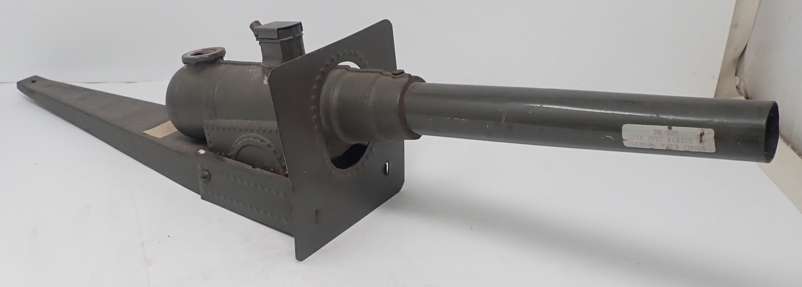 No.15FC Cast Iron Cannon: Apprx 24" long. Shipping available