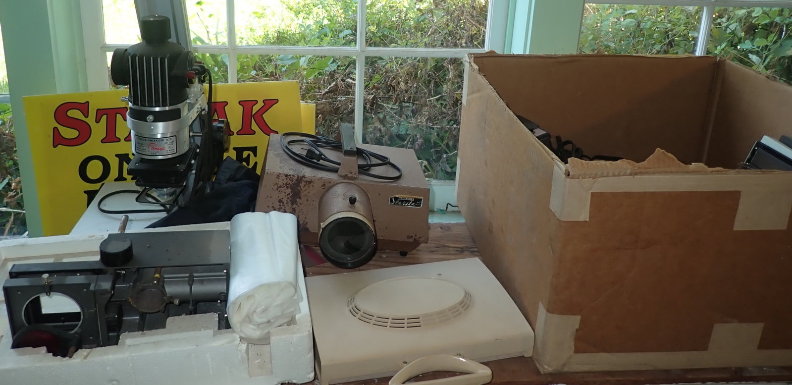 Simmon Omega B22 Enlarger & Misc (1 of 11)