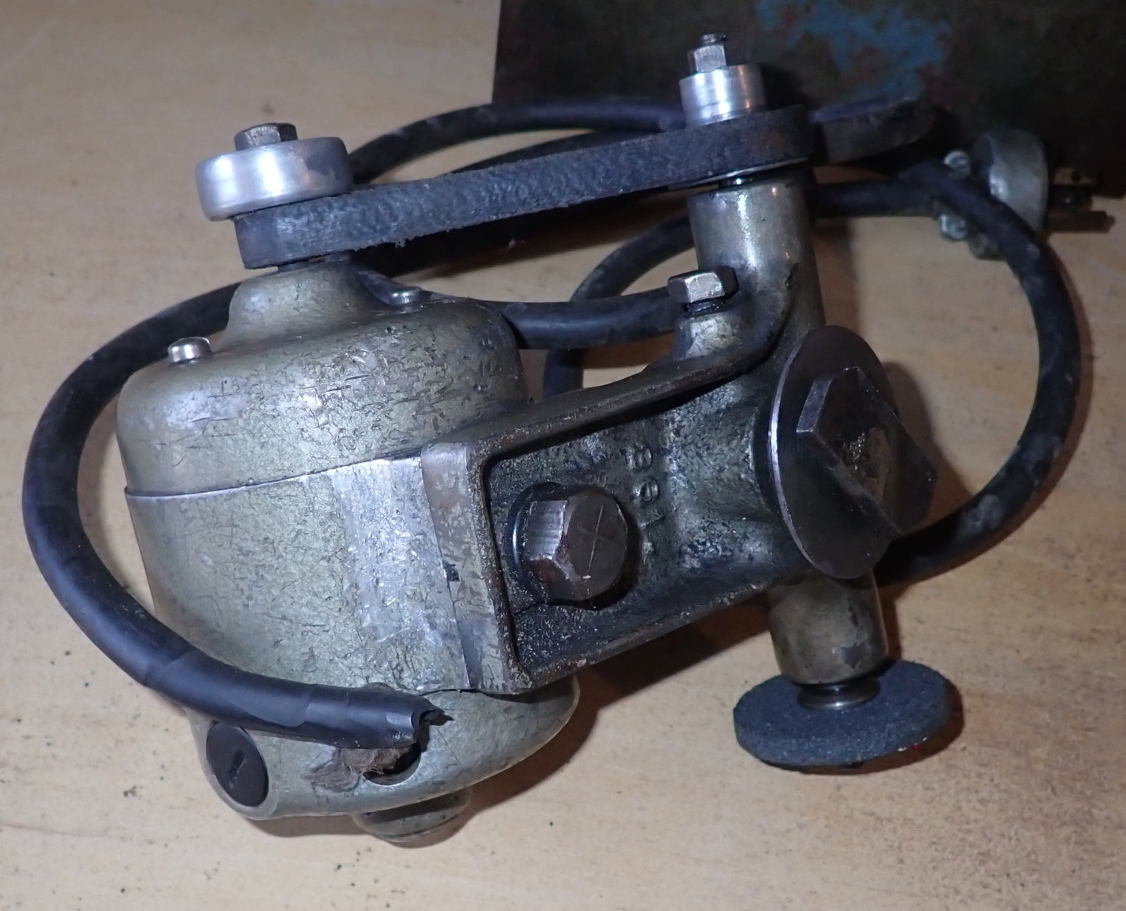 Dumore Tool Post Grinder - 3