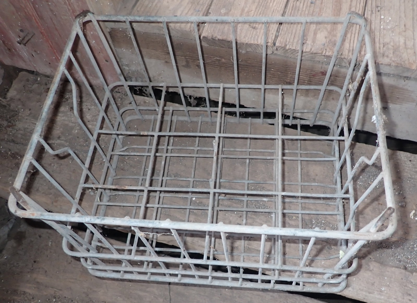 Divided Wire Milk Bottle Crate - 2