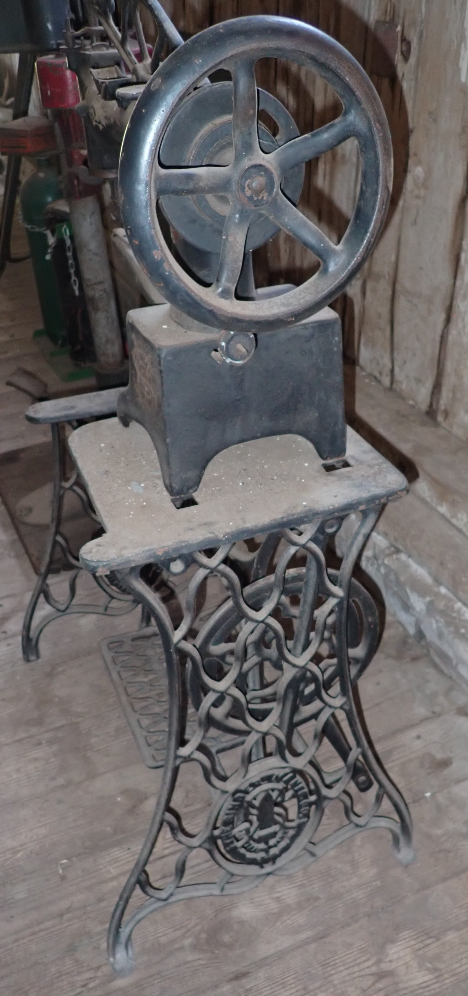 Singer Leather Sewing Machine - 5