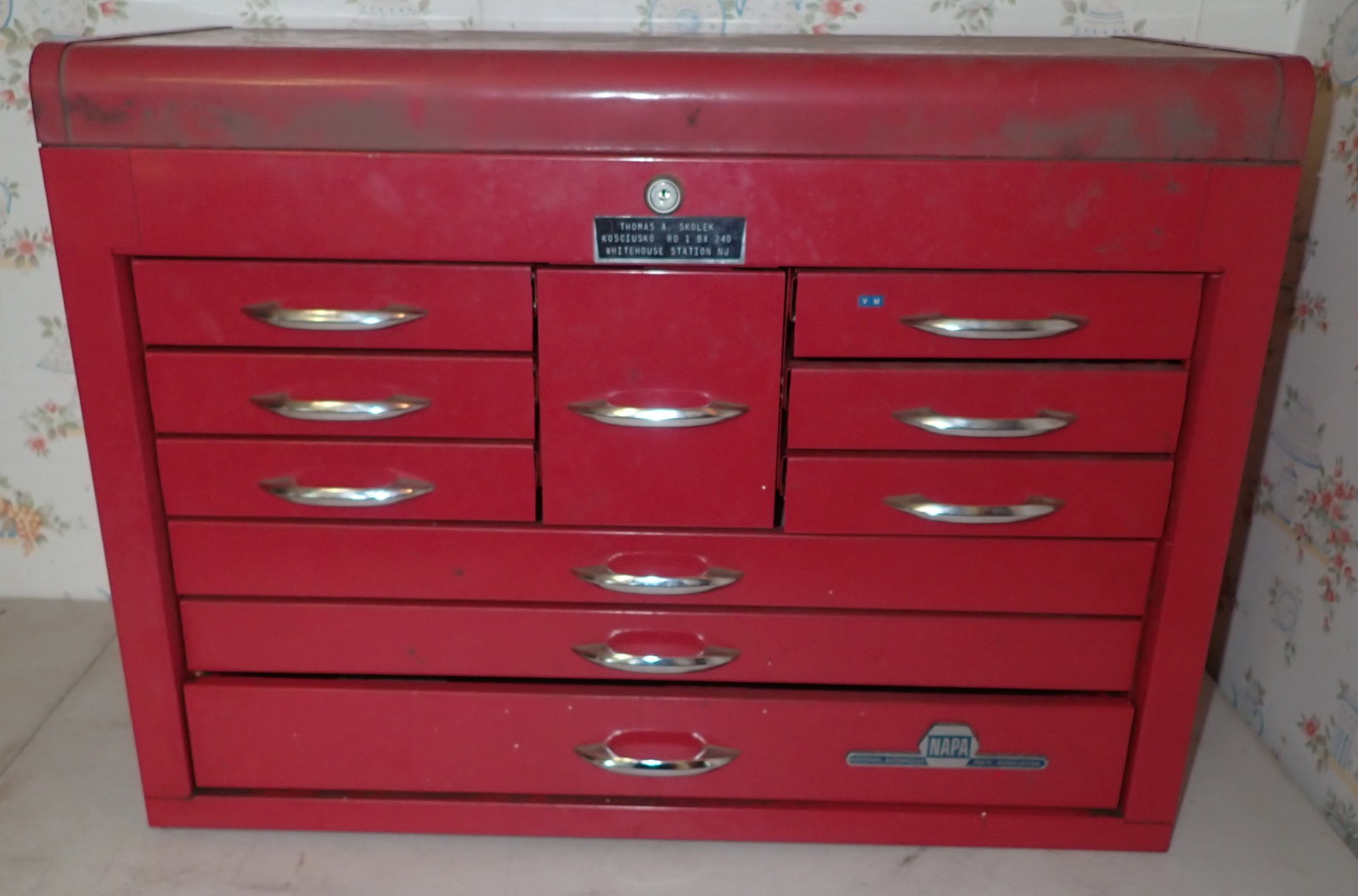 Napa Toolbox & Contents: Tool box is approx 12 1/8" x 26 1/8" x 19 1/4" tall. No key, No in house shipping !