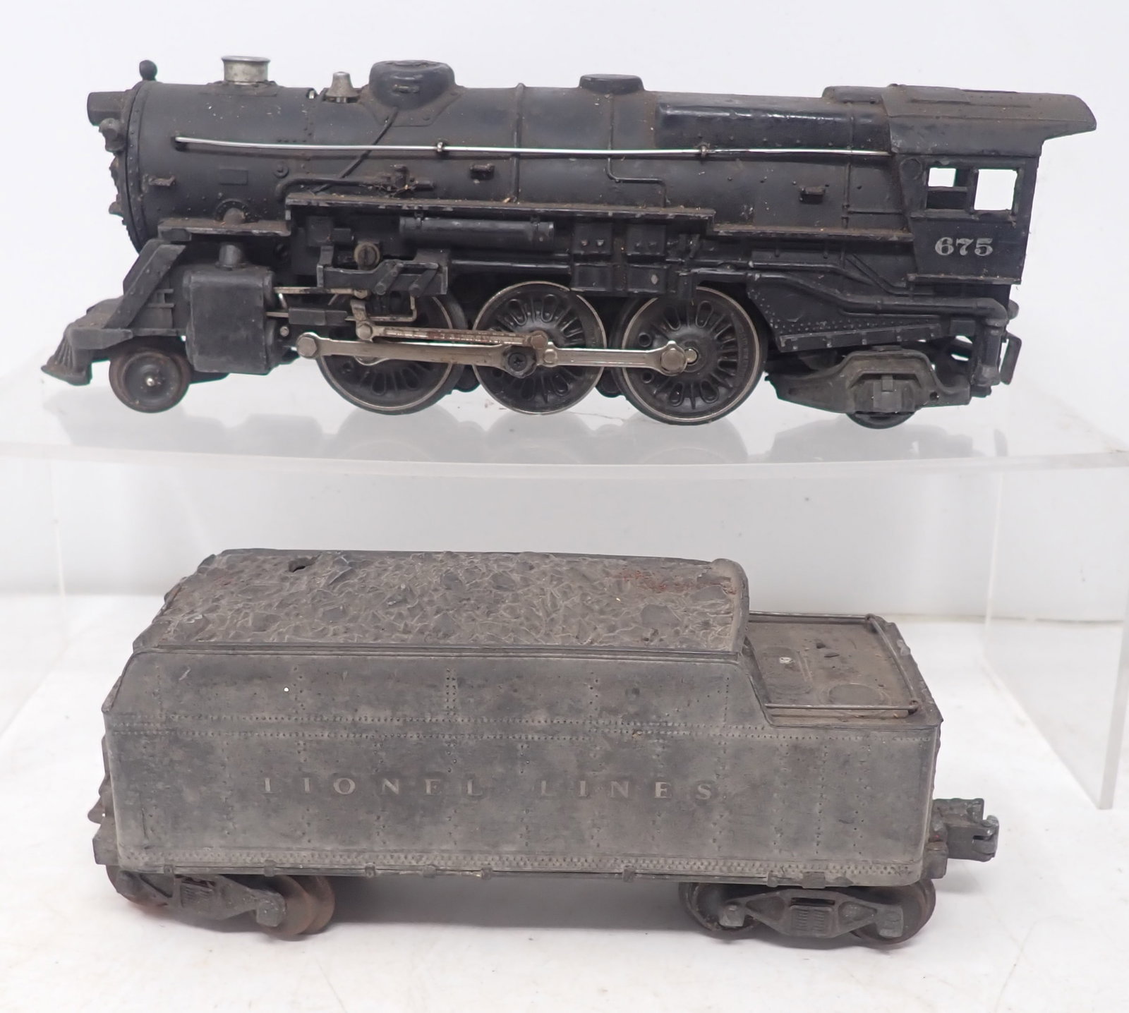 Lionel 675 Steam Locomotive & Tender: Shipping available