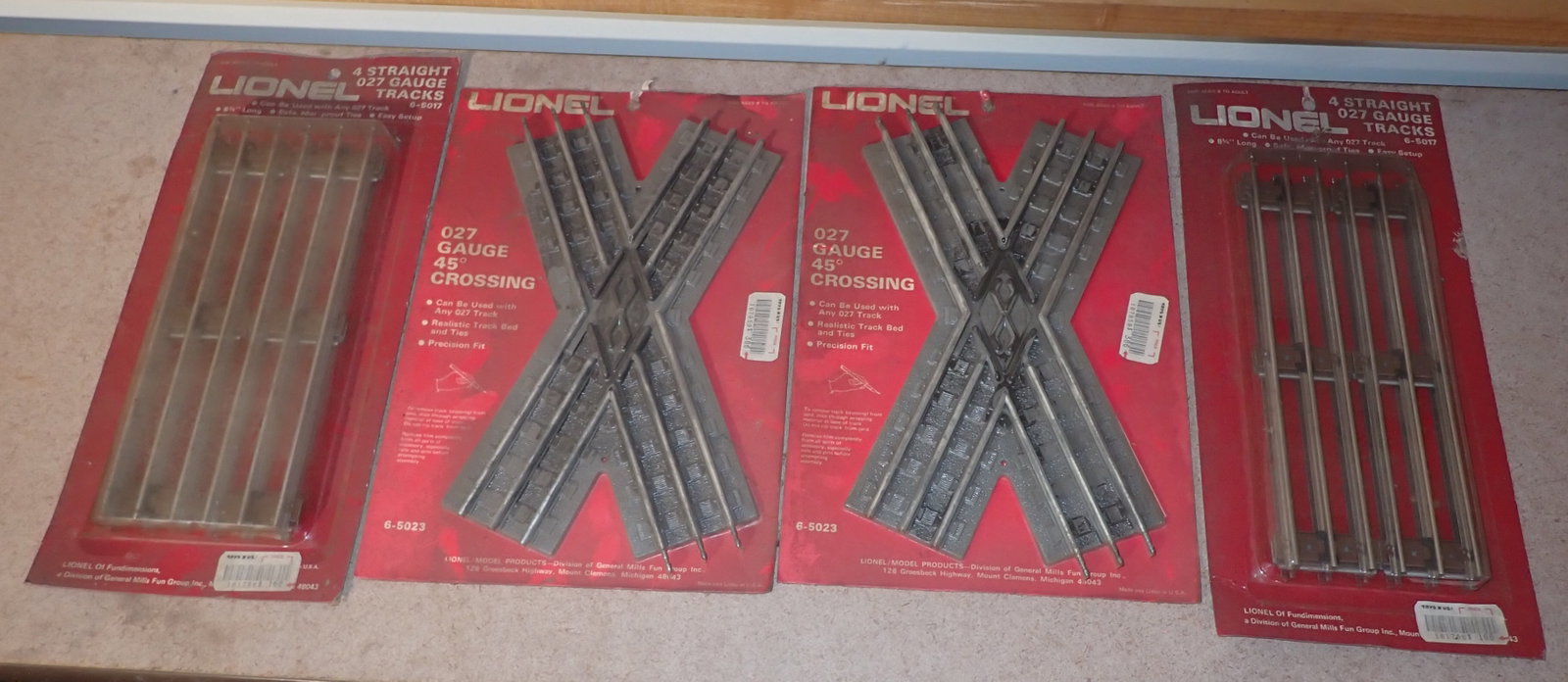 Lionel Crossings & Straight Track: Shipping available