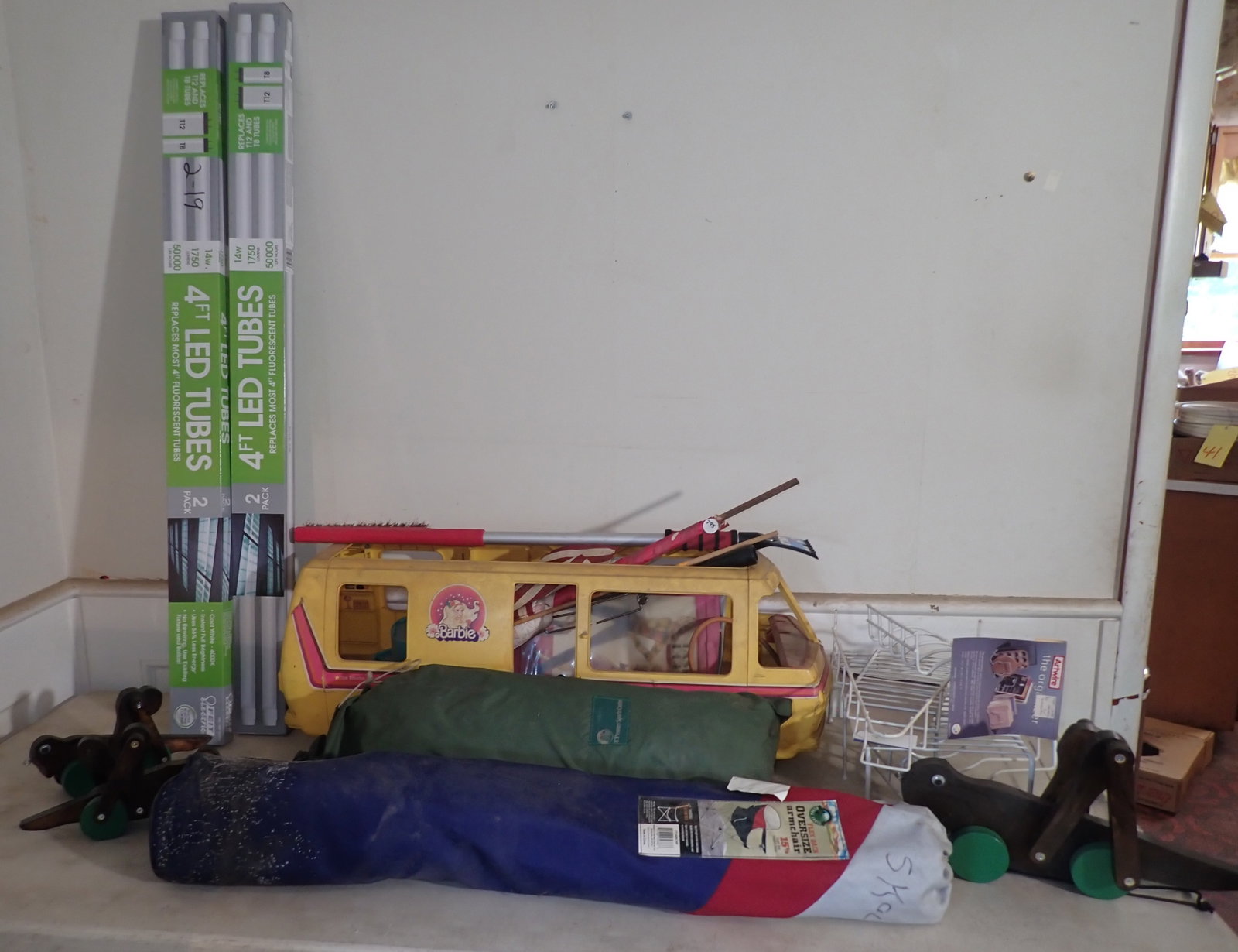 Barbie Motorhome, Led Tubes, Grasshopper Pull Toys: Must take all ! No in house shipping !