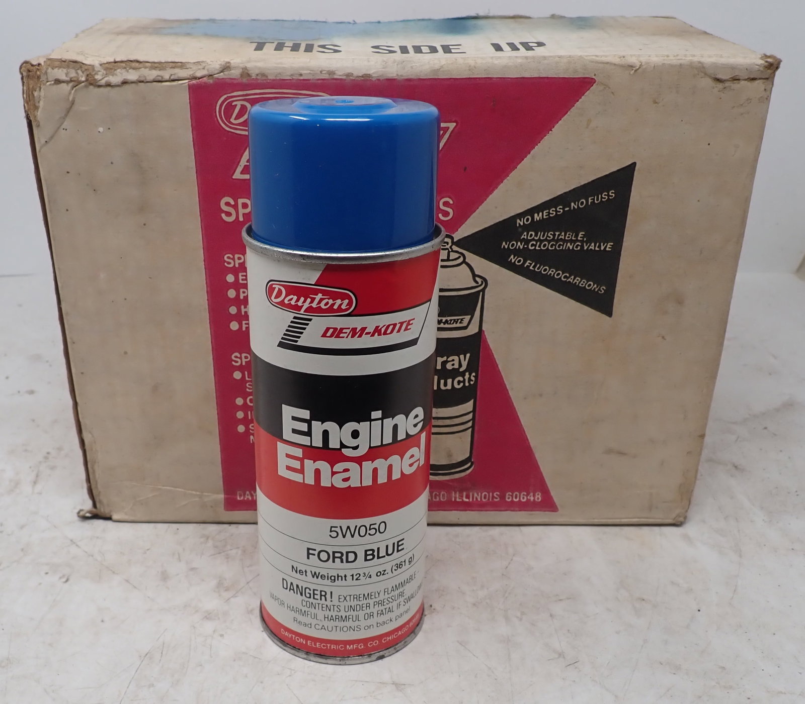 12 Cans Dayton Ford Blue Spray Paint (1 of 2)