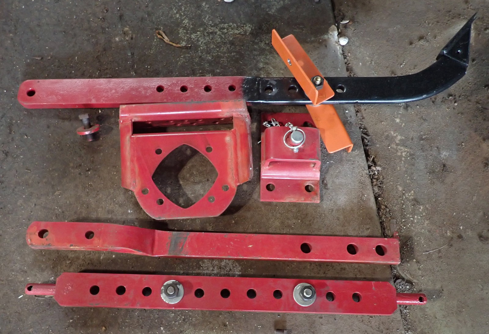 Tractor 3pth Draw Bar, Ripper Shank, Misc Parts: NO in house shipping !