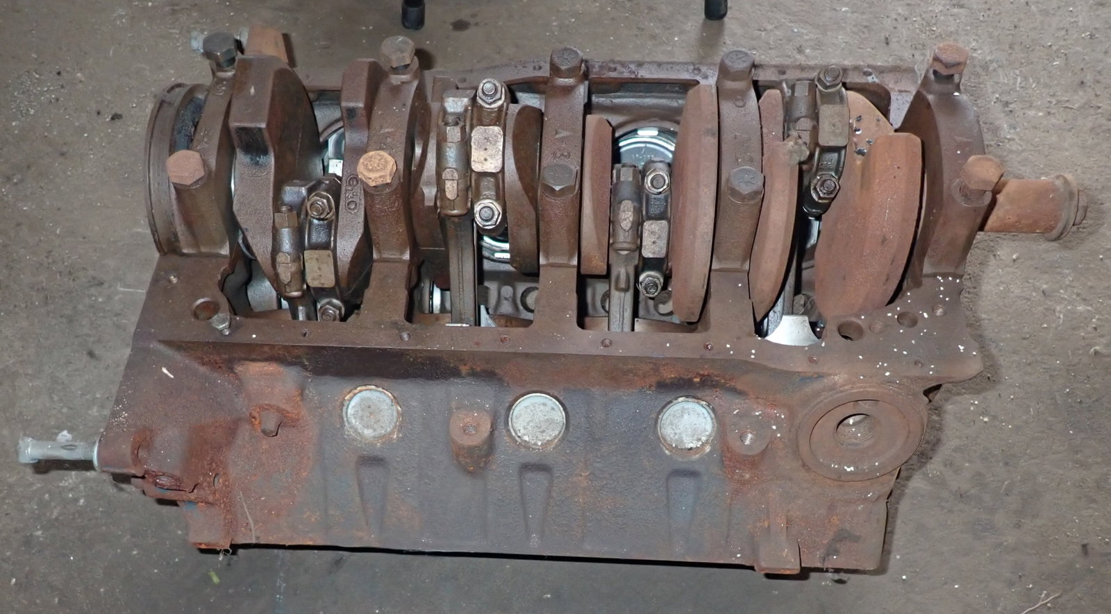 Engine Block: No in house shipping ! Bring proper help / equipment to load !