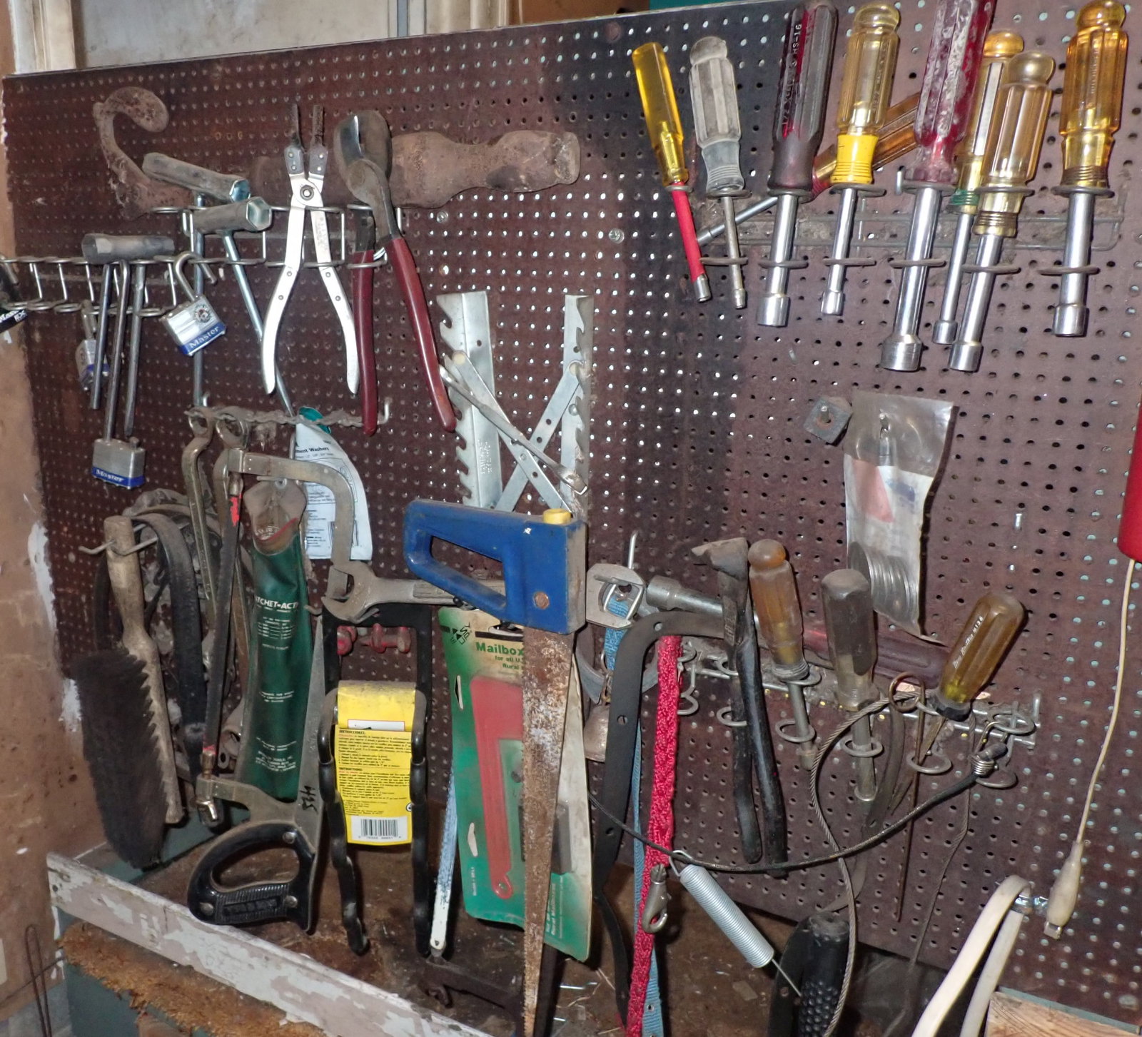 Lot of Misc Tools: Lot includes items attached to pegboard only ! Does not include items that are on floor, that may be in photos. No in house shipping !