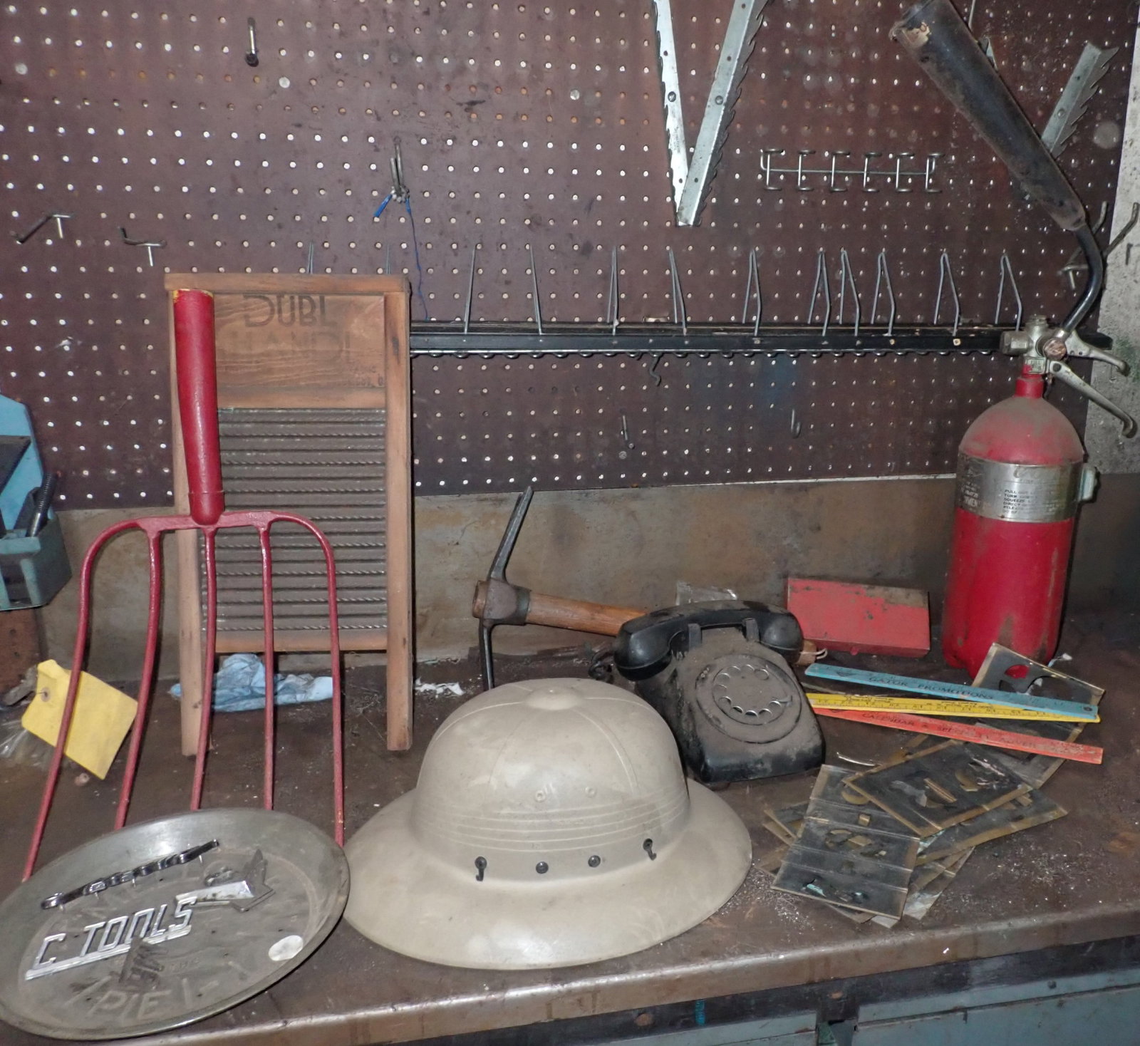 Car Emblems, Washboard, Phone, Fire Extinguisher & Misc: NO in house shipping !