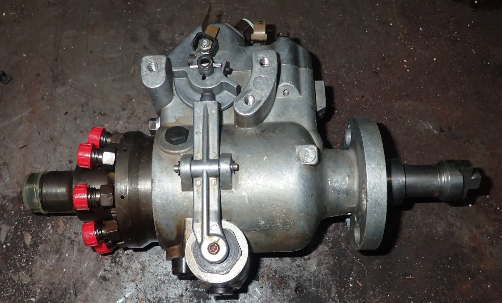Roosa Master DB2829 WF3974 J Diesel Injector Pump: Shipping available