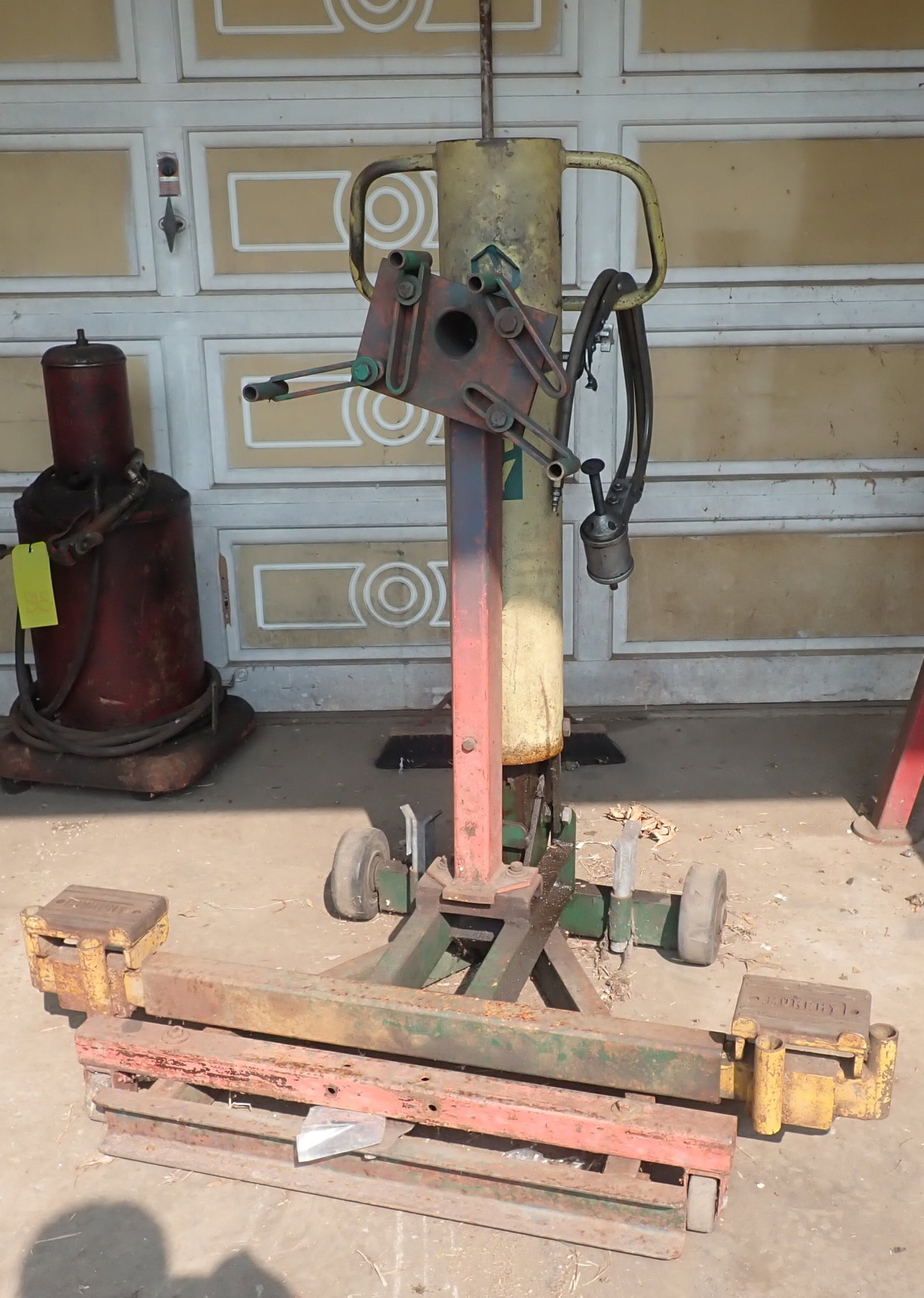 Murray Engine Stand / Transmission Lift: No in house shipping ! Bring proper help / equipment to load !
