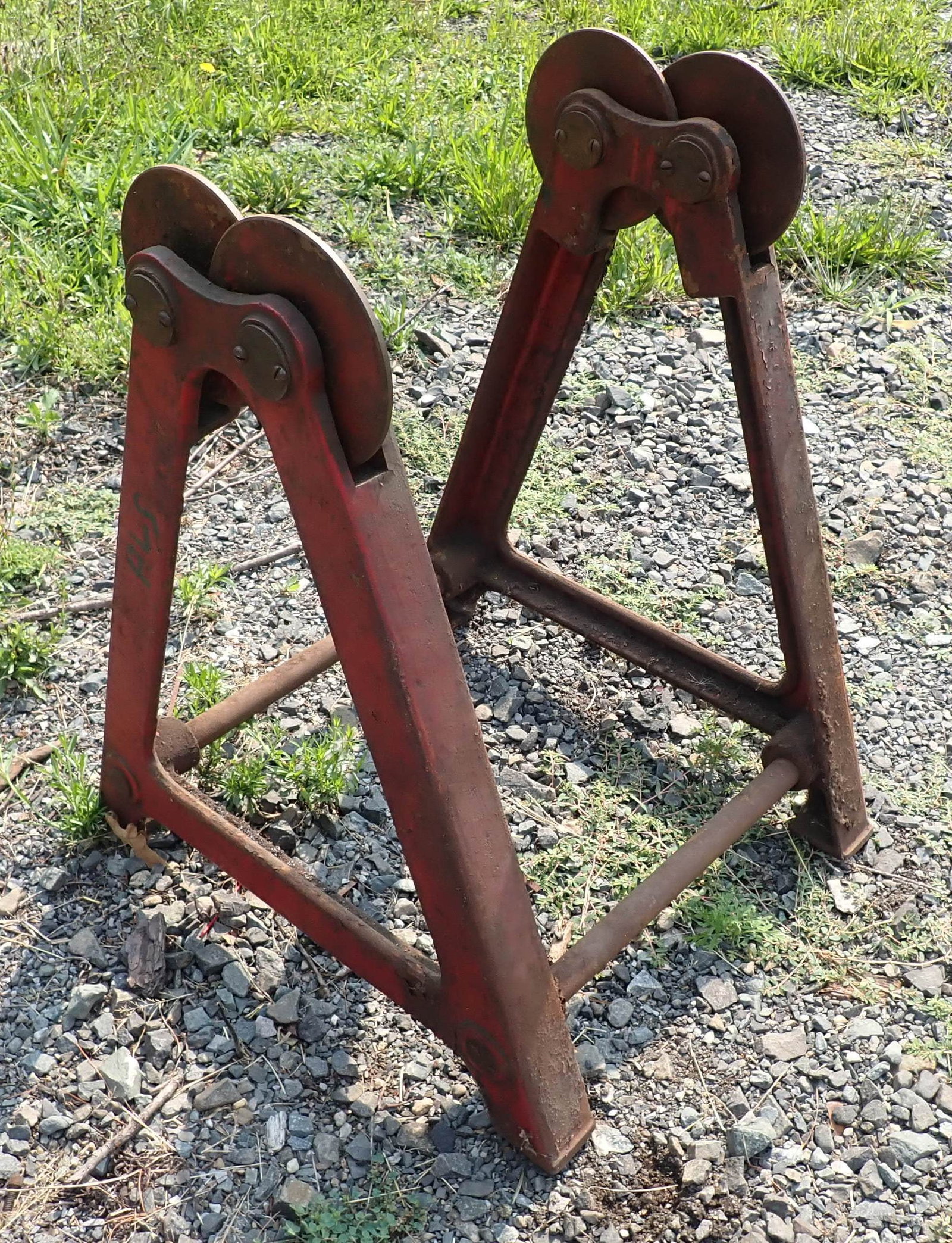 Steel Roller Stand: NO in house shipping !