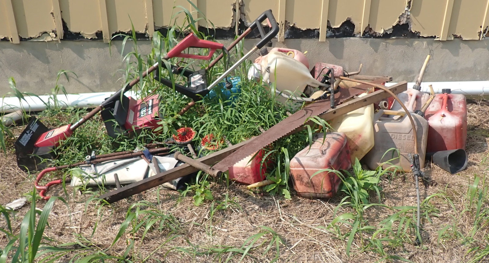 Fuel Cans, Insulator Post, & Misc: Take what you want and leave the rest. No in house shipping !