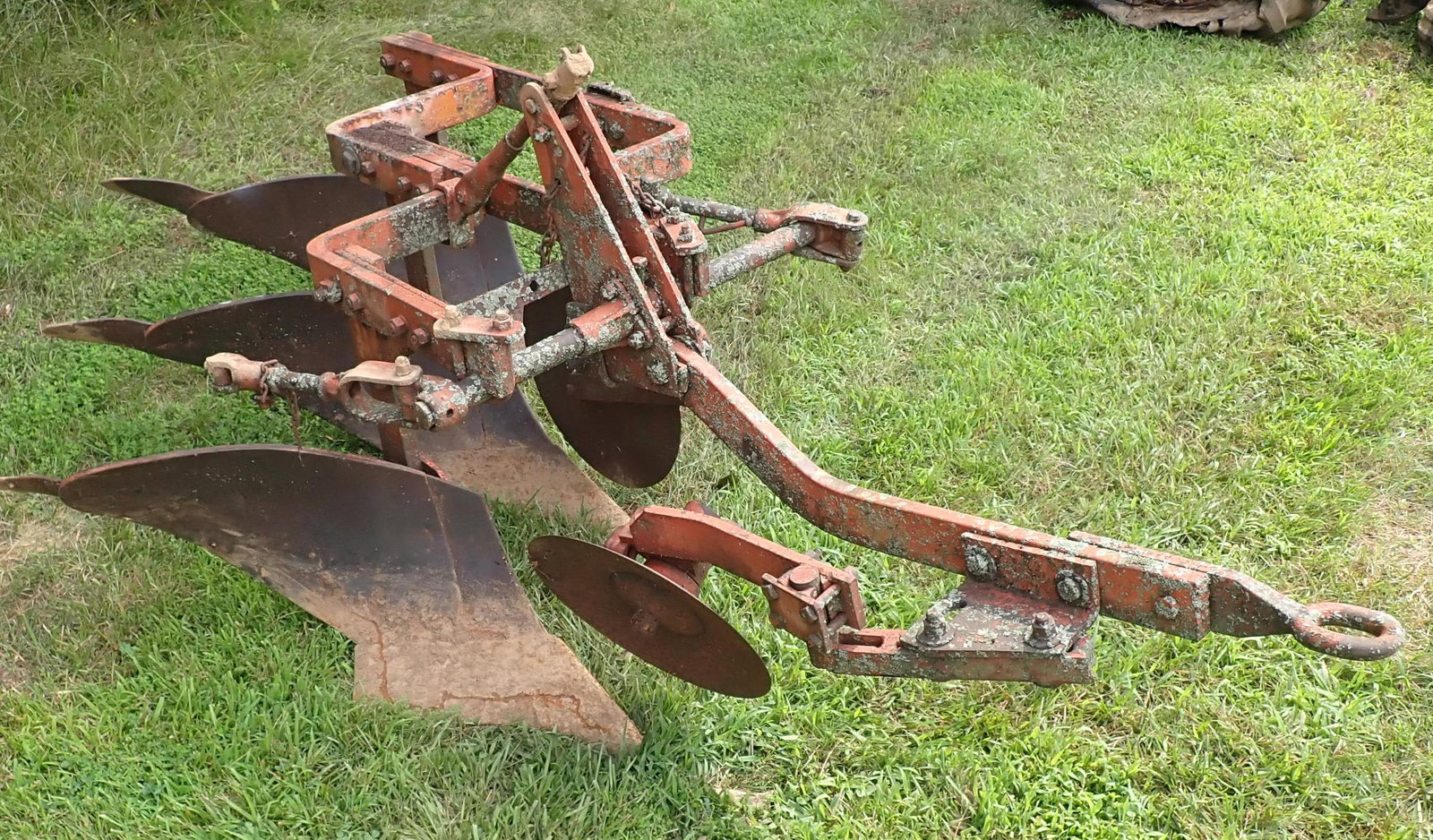 Chisel Plow: No in house shipping ! Bring proper help / equipment to load !