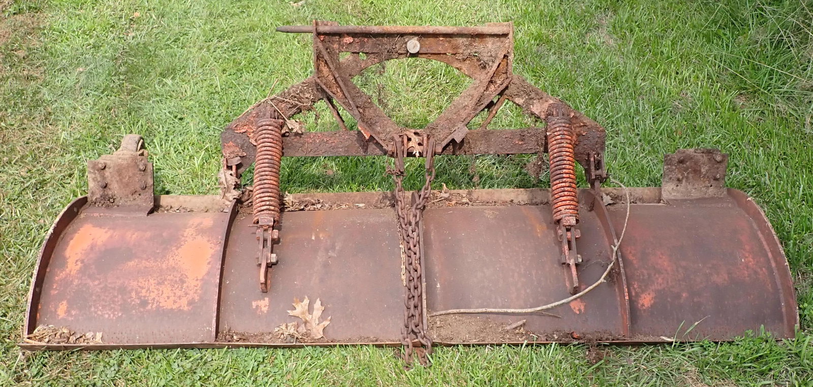 Tractor Snow Plow: Apprx 7' . No in house shipping ! Bring proper help / equipment to load !