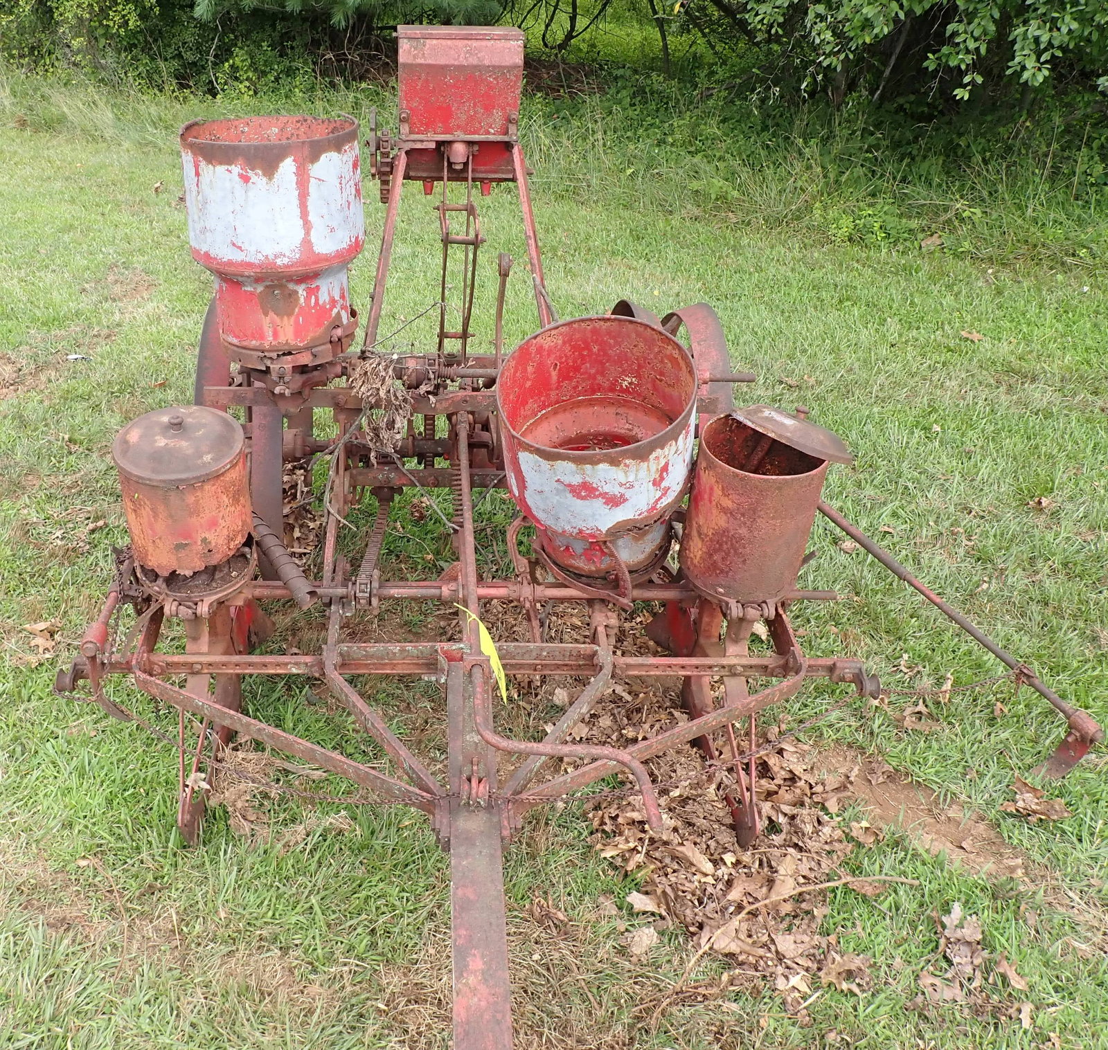 Pull Behind Planter: No in house shipping ! Bring proper help / equipment to load !