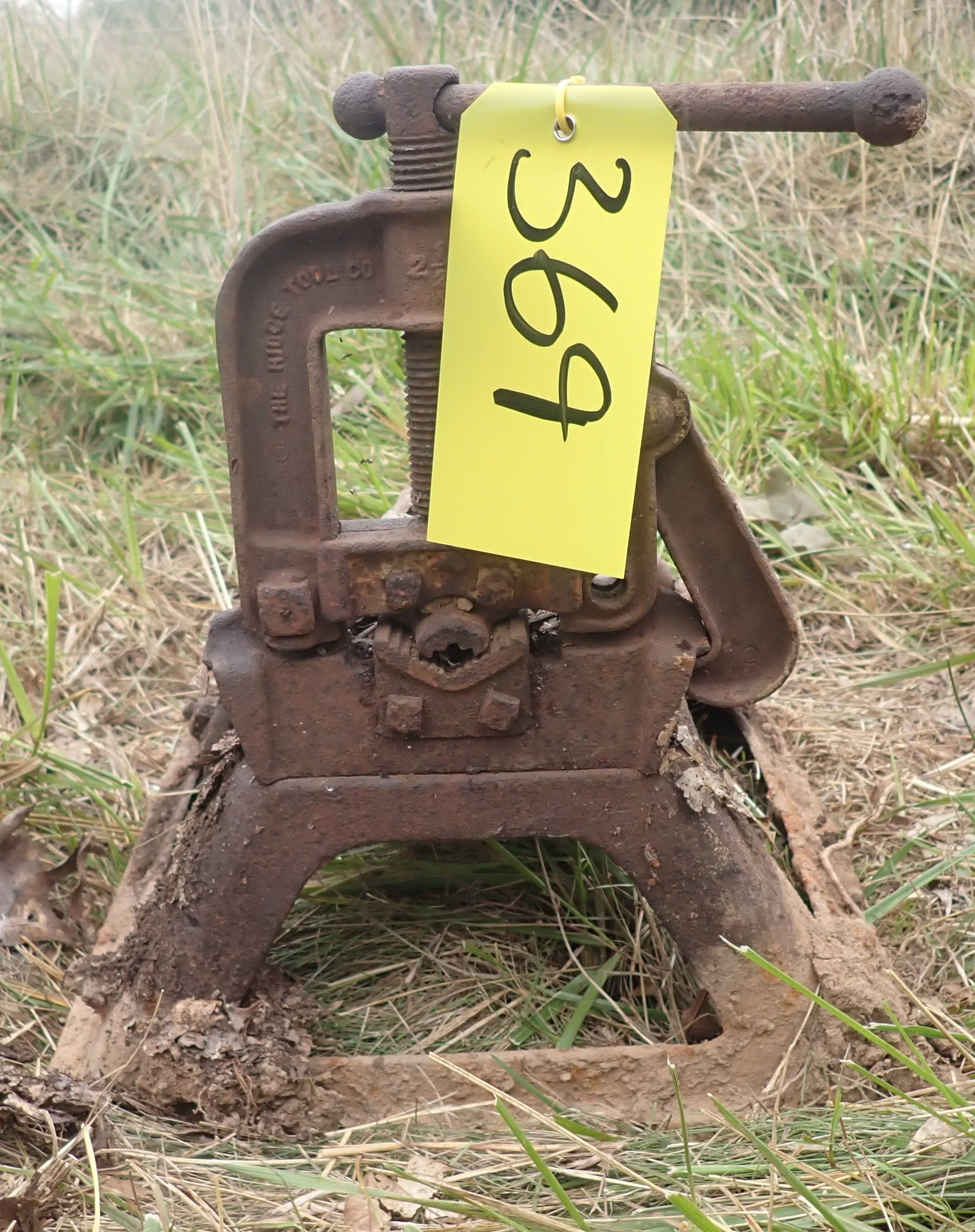 Ridge Pipe Vise: NO in house shipping !