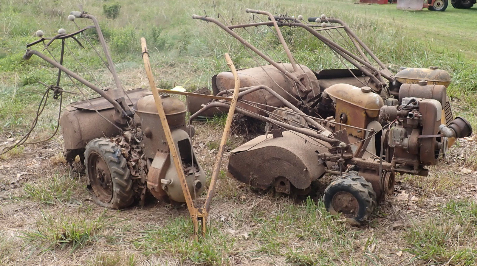 Rototiller Tillers: No in house shipping ! Bring proper help / equipment to load !