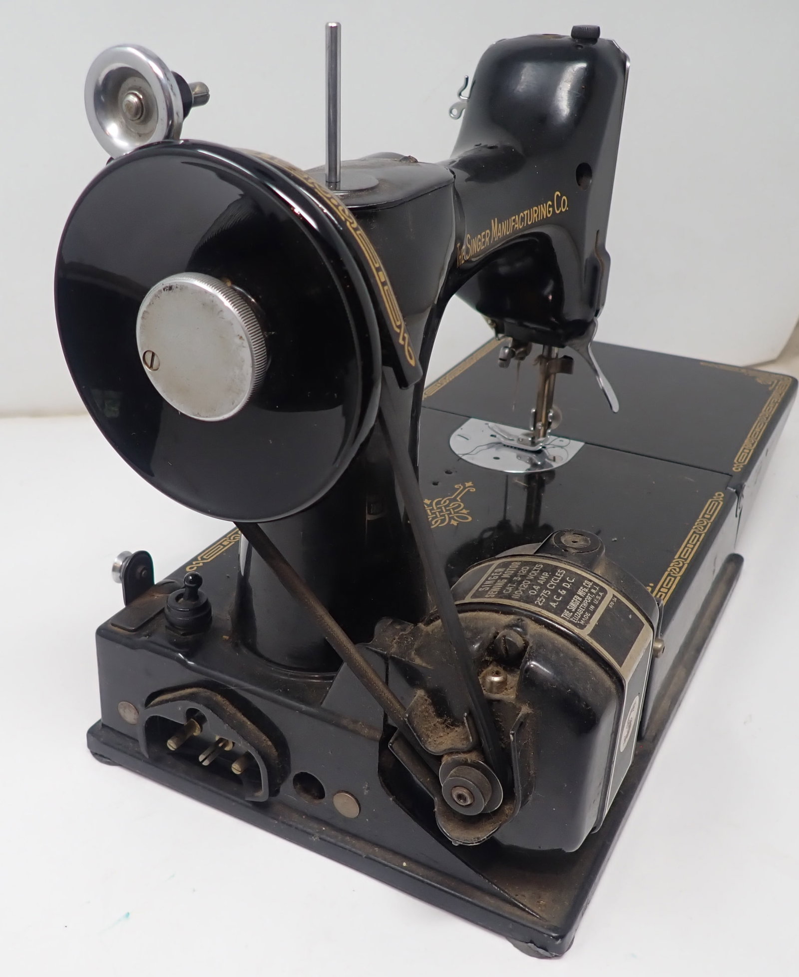 Singer Featherlight Sewing Machine - 3