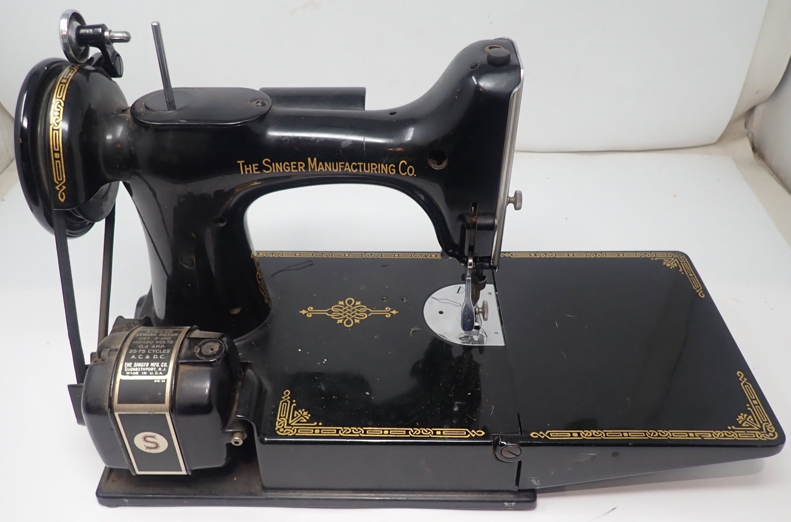 Singer Featherlight Sewing Machine - 4