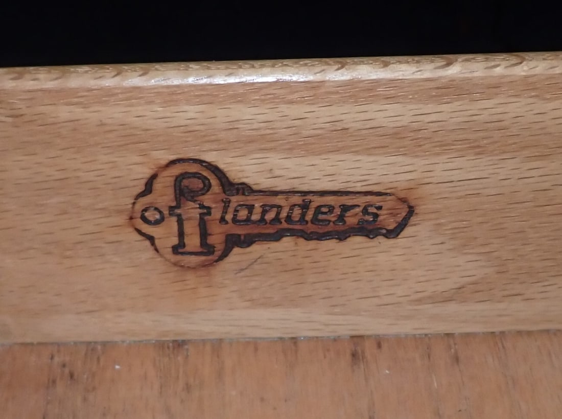 Flanders Desk - 4