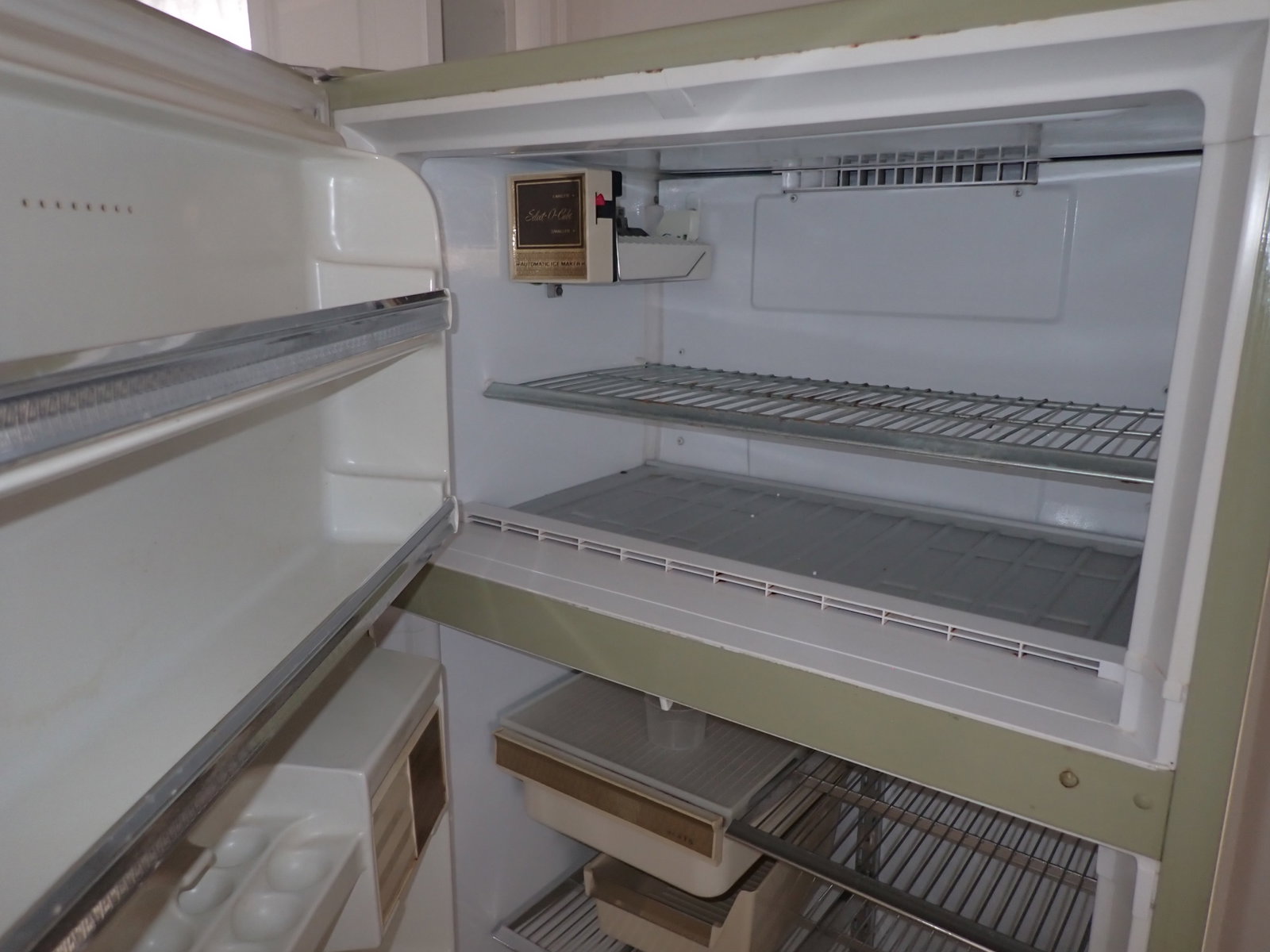 Sears Coldspot Refrigerator - 2