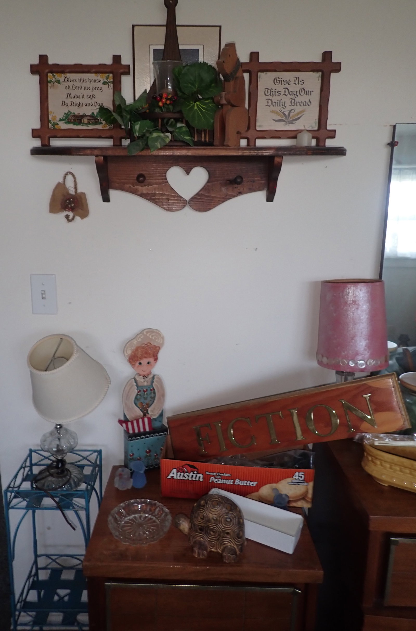 Partial Room Contents - 6